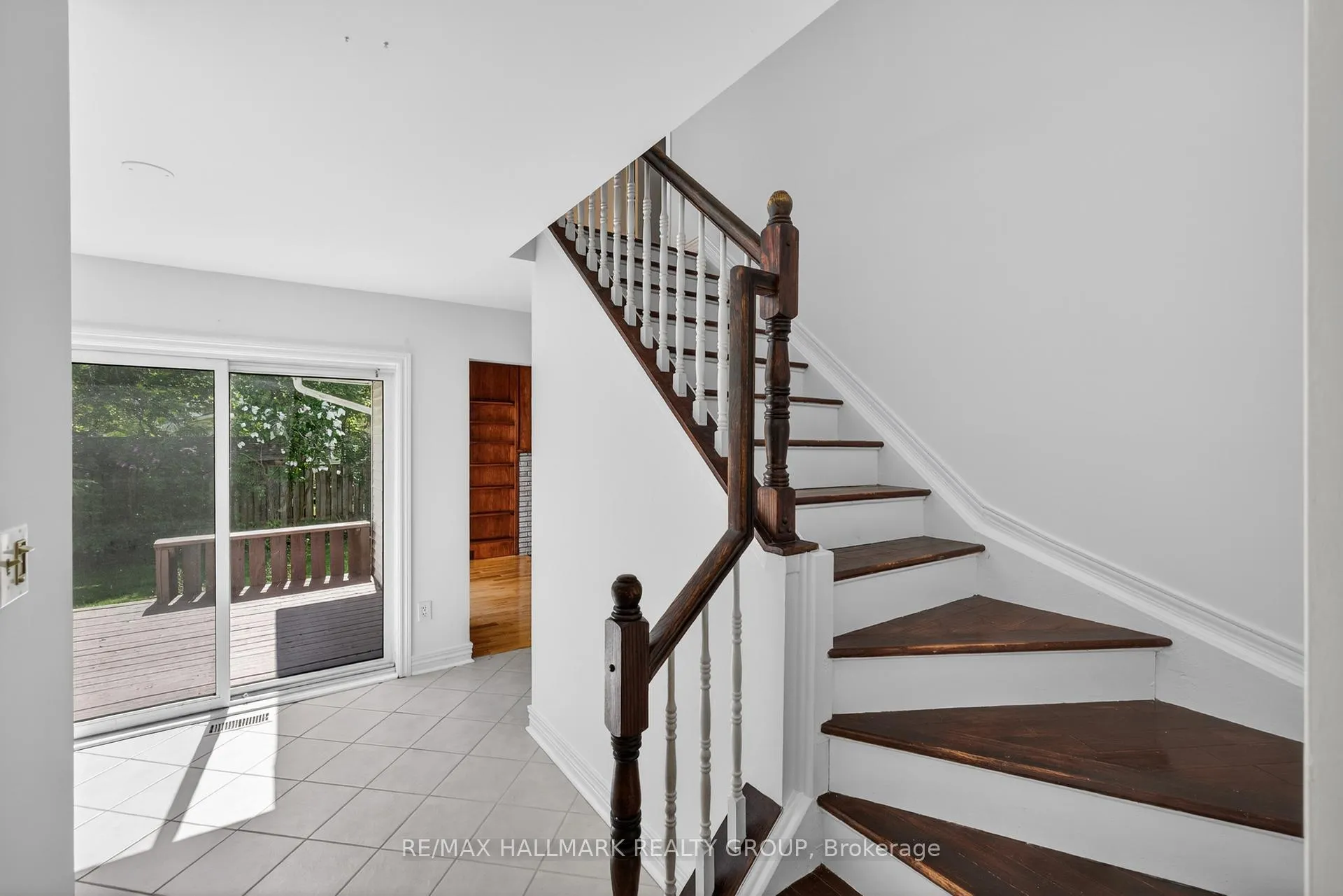 Photo 21 of 6202 Ravine Way, Ottawa, Convent Glen — HOMEH