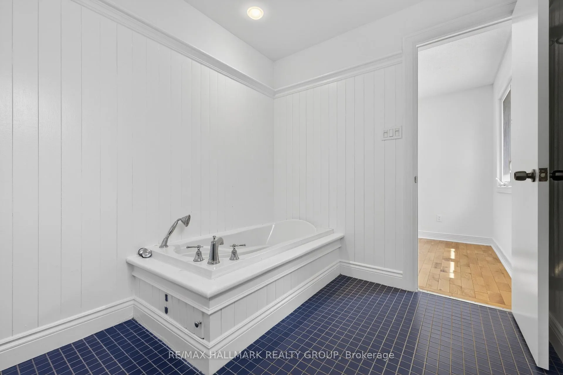 Photo 34 of 6202 Ravine Way, Ottawa, Convent Glen — HOMEH