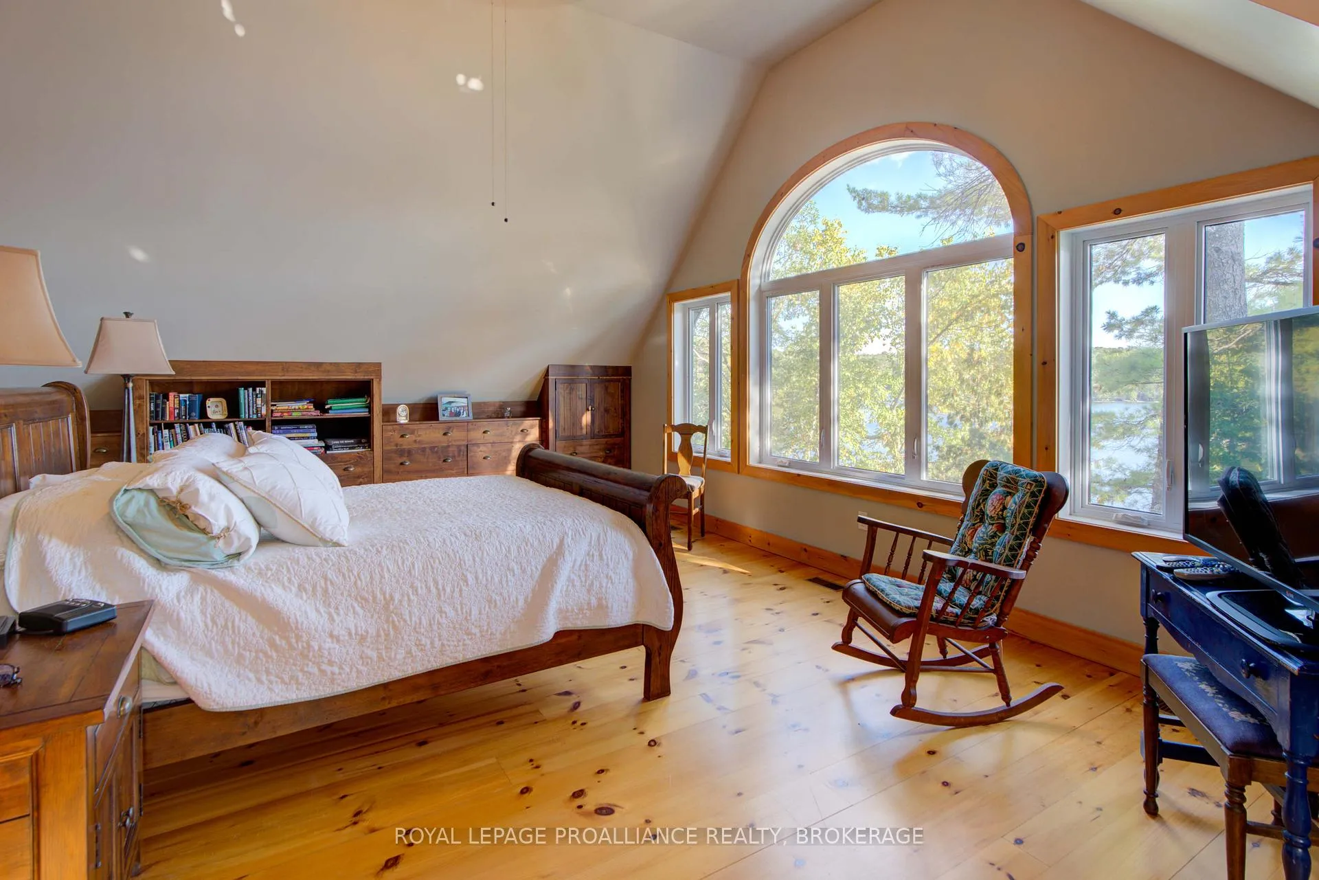 Photo 2 of 441 B MacComish Lane, Frontenac, Frontenac South — HOMEH