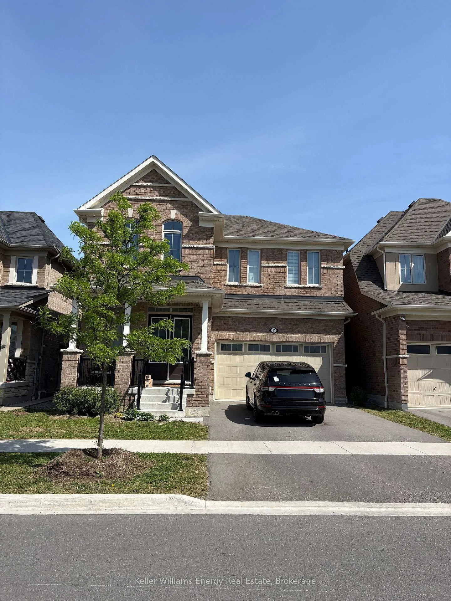 Photo 1 of 7 Olerud Drive, Whitby, Rural Whitby — HOMEH