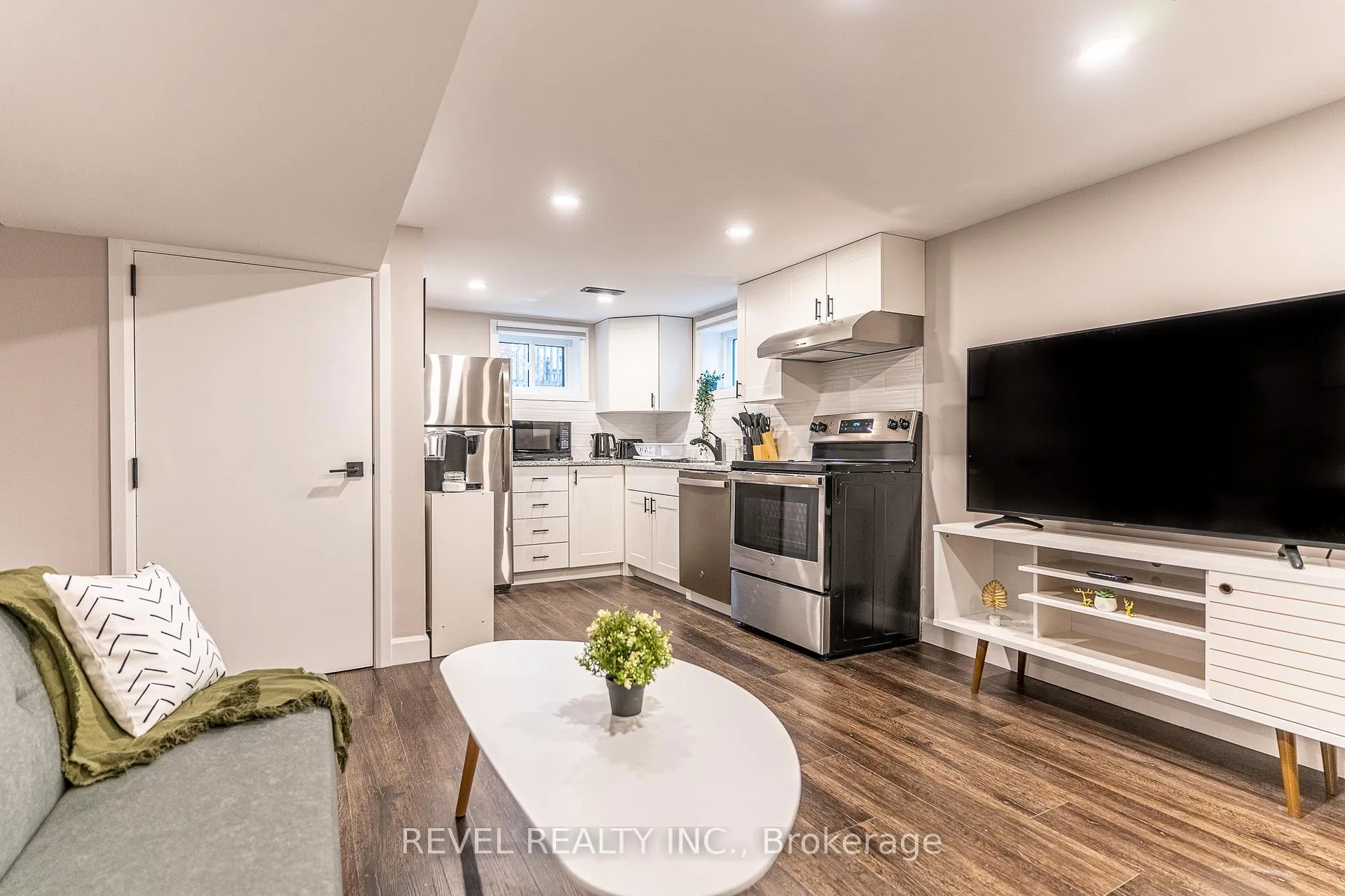 Photo 2 of Unit Lower, 783 Queensdale Avenue E, Hamilton, Raleigh — HOMEH