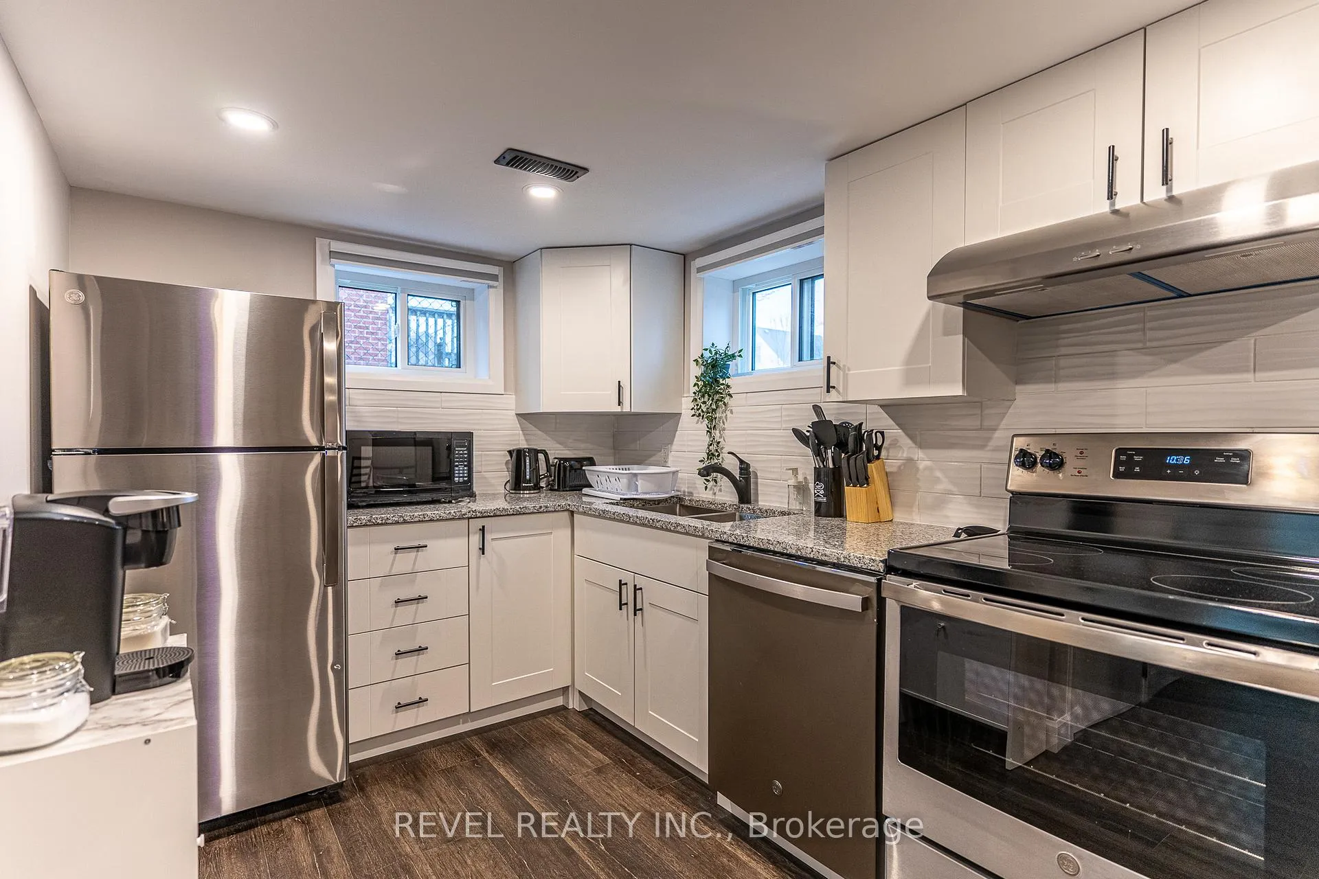 Photo 3 of Unit Lower, 783 Queensdale Avenue E, Hamilton, Raleigh — HOMEH