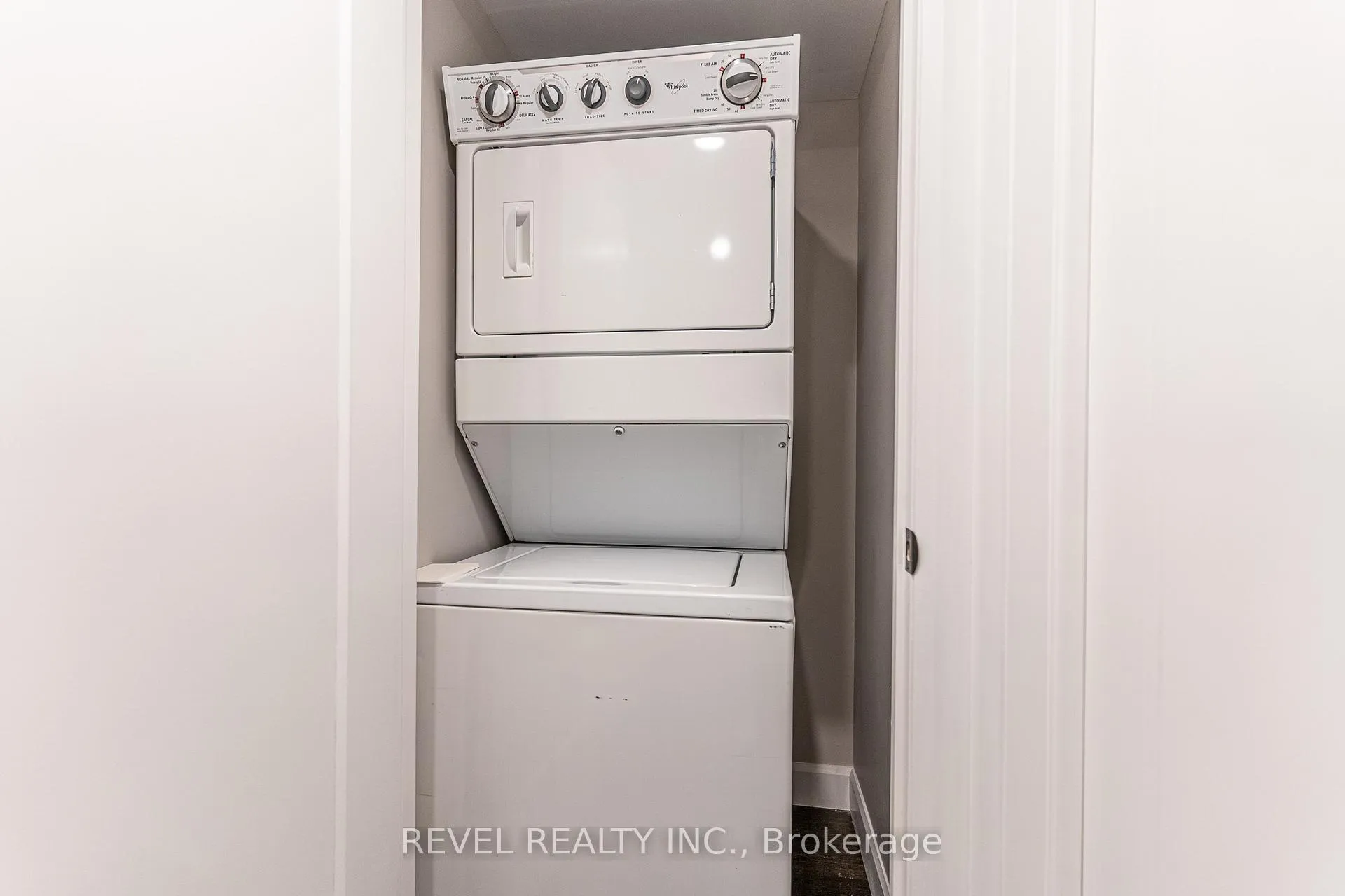 Photo 10 of Unit Lower, 783 Queensdale Avenue E, Hamilton, Raleigh — HOMEH