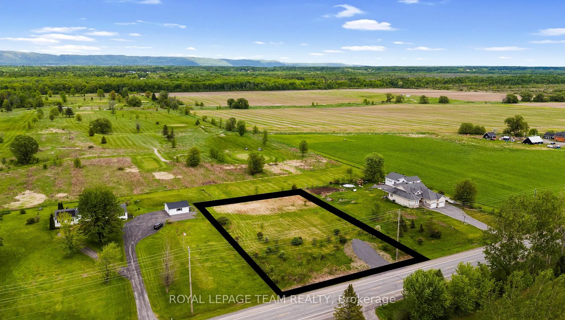 Photo 2 of Dunrobin Road, Ottawa, Dunrobin Shores — HOMEH