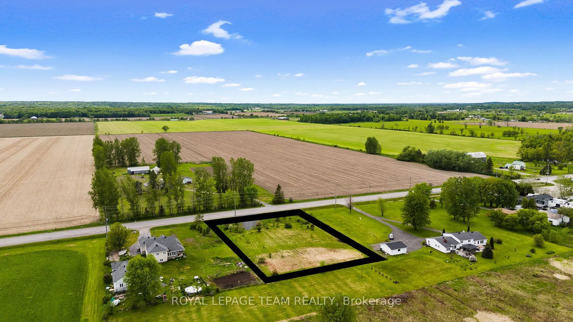 Photo 10 of Dunrobin Road, Ottawa, Dunrobin Shores — HOMEH