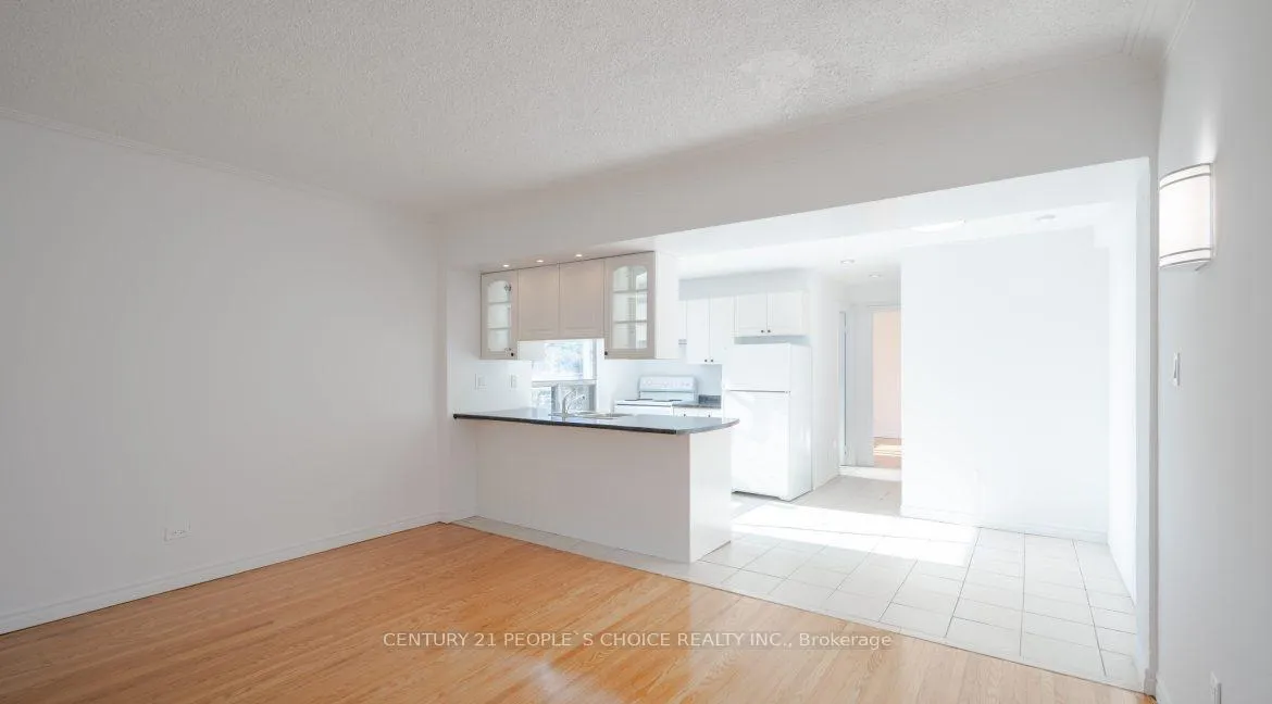 Photo 4 of Unit 6, 875 Avenue Road, Toronto, Forest Hill South — HOMEH
