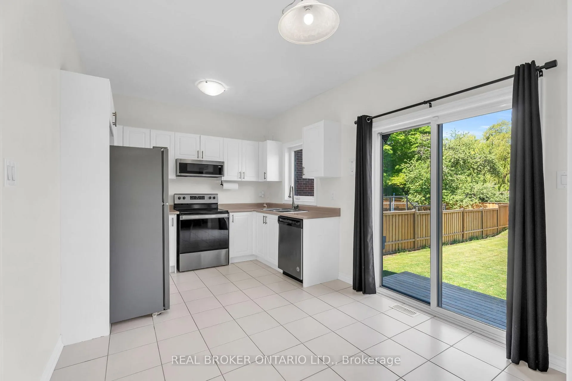 Photo 18 of 125 Werry Avenue, Southgate — HOMEH