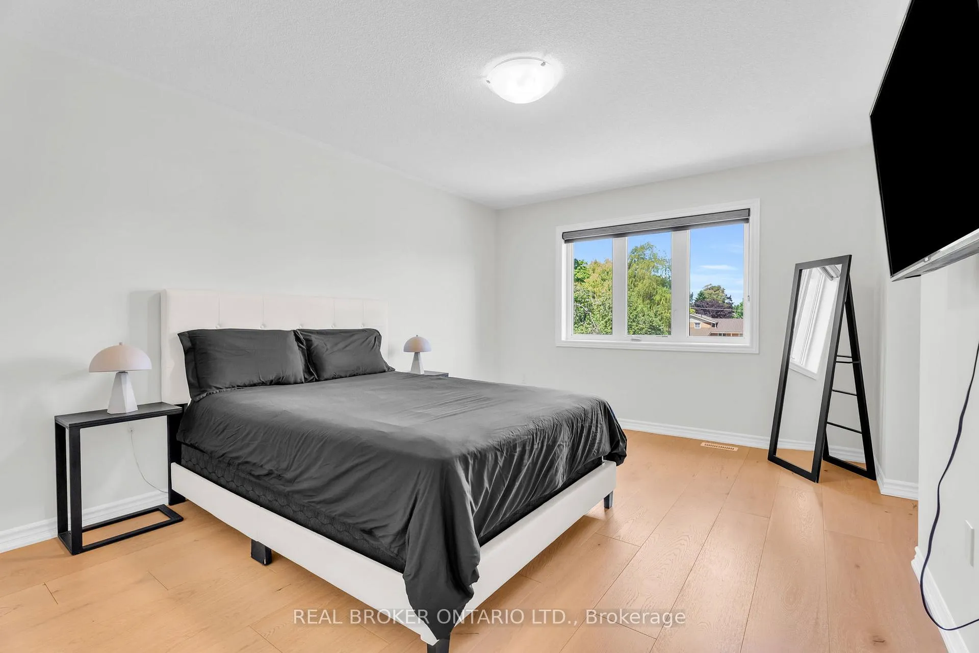Photo 28 of 125 Werry Avenue, Southgate — HOMEH