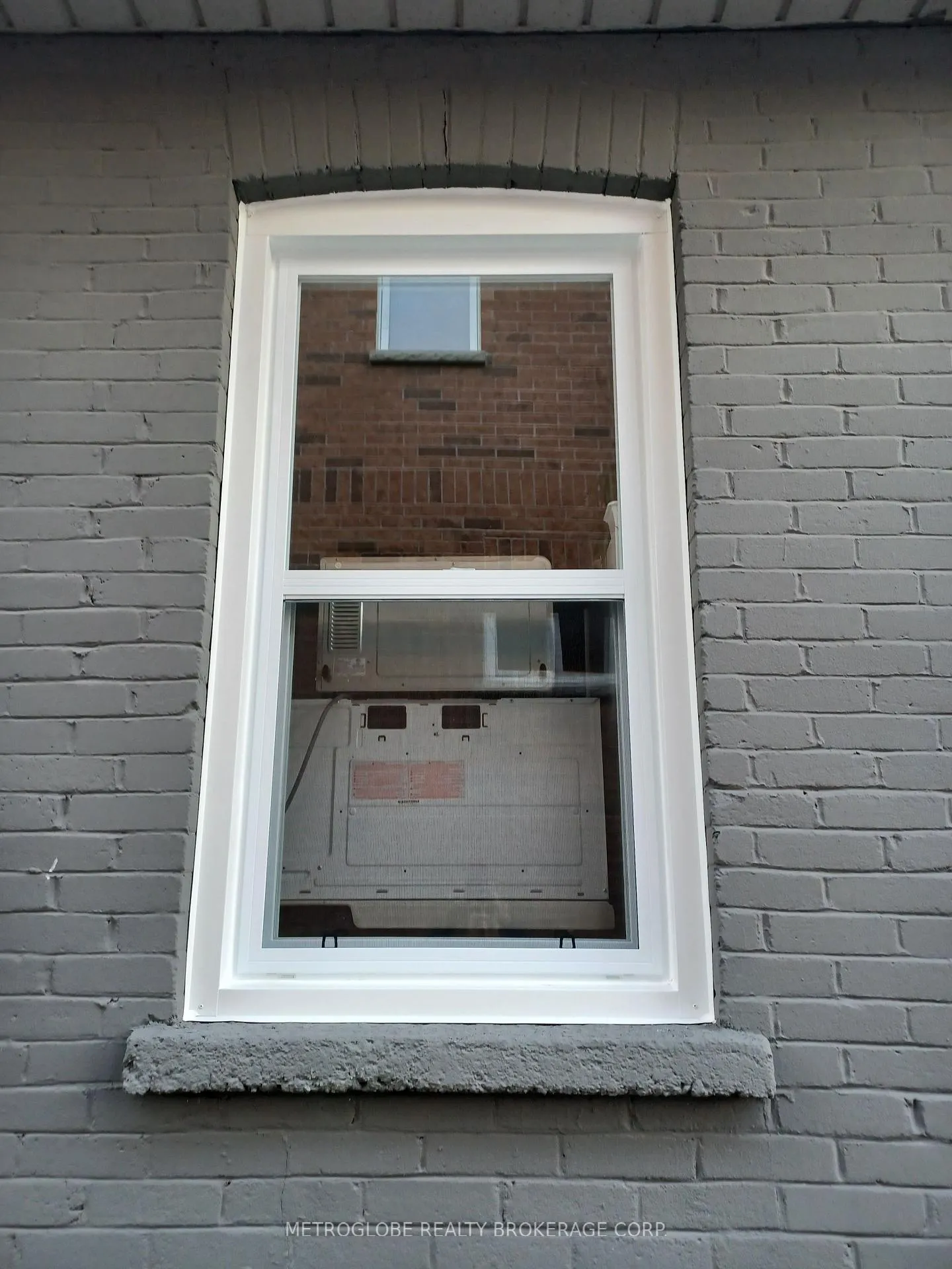 Photo 14 of 117 Adelaide Avenue E, Oshawa, O'Neill — HOMEH