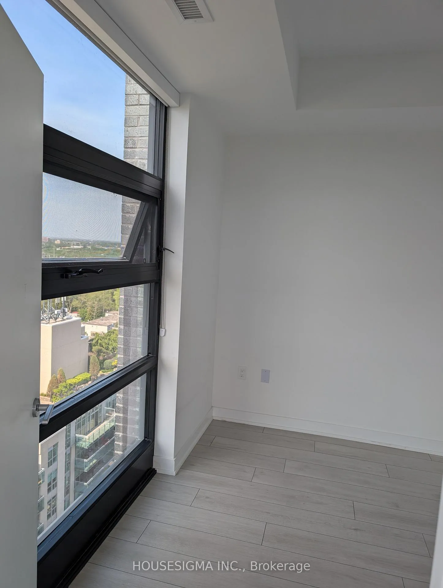 Photo 12 of Unit 1606, 1606 Charles Street, Whitby, Port Whitby — HOMEH