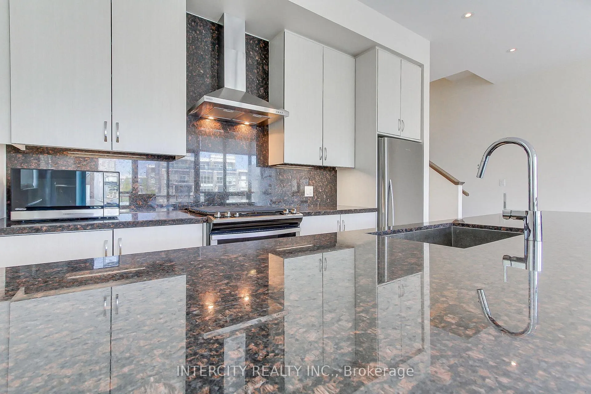 Photo 15 of 3545 Riva Avenue, Innisfil, Rural Innisfil — HOMEH