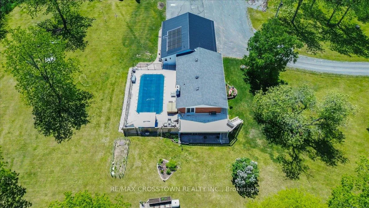 Photo 3 of 1074 Millhaven Road, Loyalist, Lennox and Addington - South — HOMEH