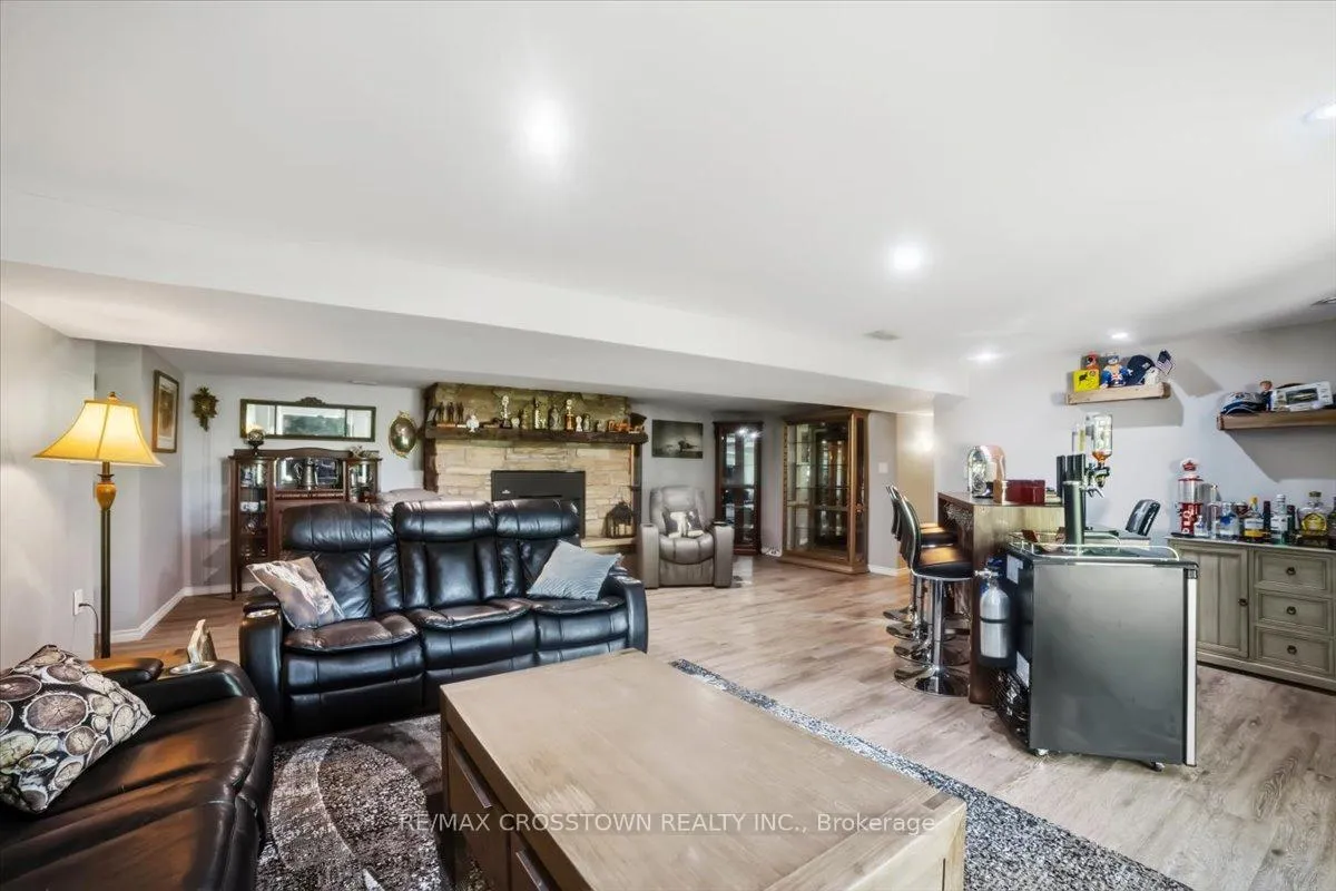 Photo 33 of 1074 Millhaven Road, Loyalist, Lennox and Addington - South — HOMEH