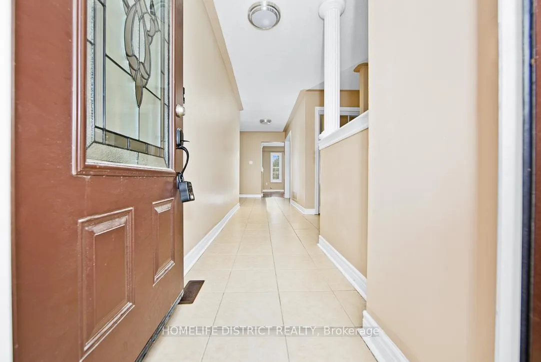 Photo 3 of 47 Ball Crescent, Whitby, Williamsburg — HOMEH