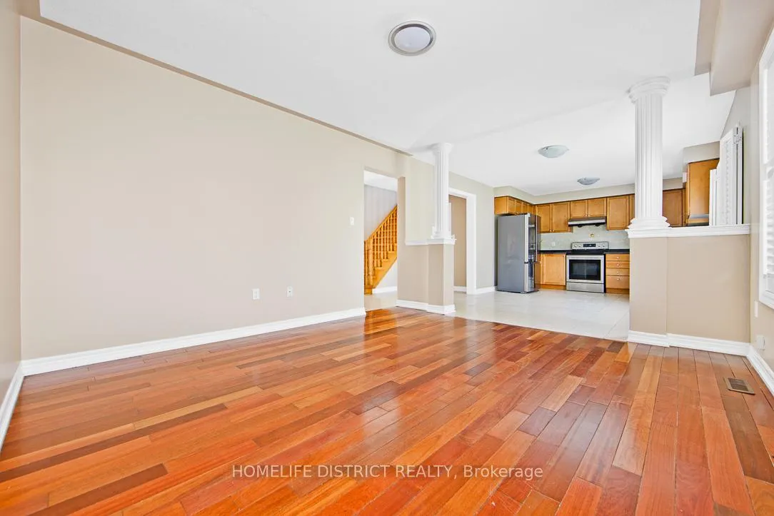 Photo 7 of 47 Ball Crescent, Whitby, Williamsburg — HOMEH