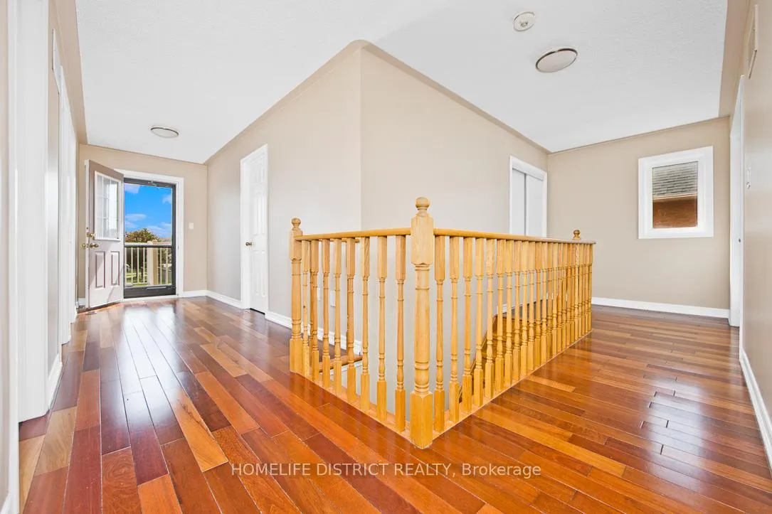Photo 16 of 47 Ball Crescent, Whitby, Williamsburg — HOMEH