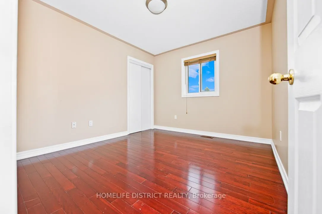 Photo 22 of 47 Ball Crescent, Whitby, Williamsburg — HOMEH