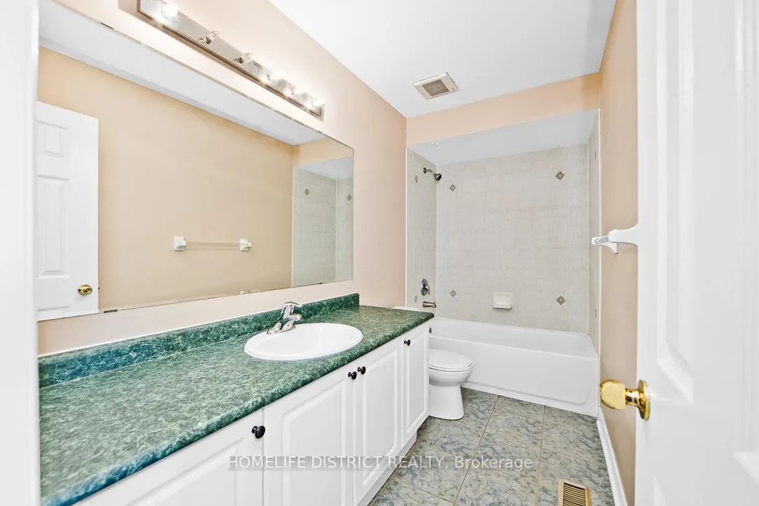Photo 23 of 47 Ball Crescent, Whitby, Williamsburg — HOMEH