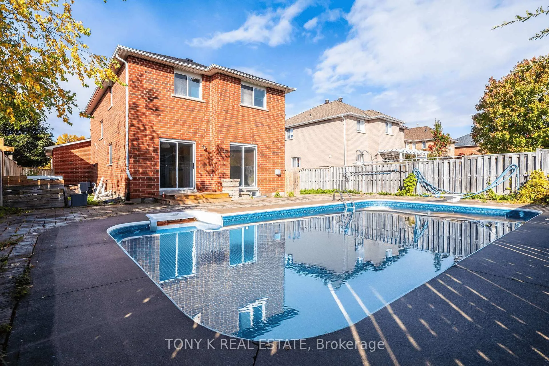Photo 11 of 108 Kingsridge Road, Barrie, Bayshore — HOMEH