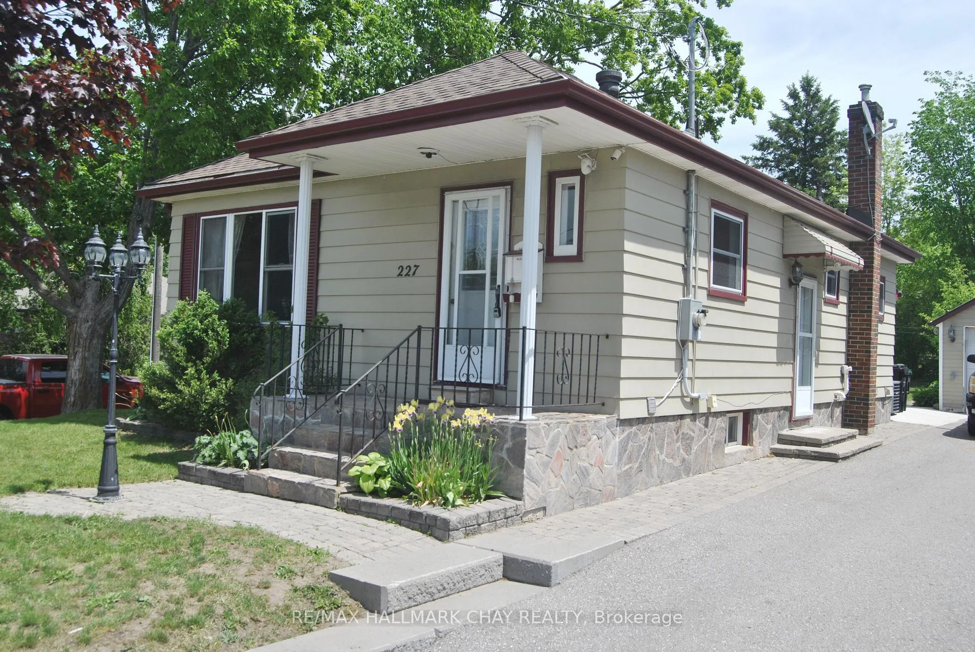 Photo 1 of 227 Duckworth Street, Barrie, Codrington — HOMEH