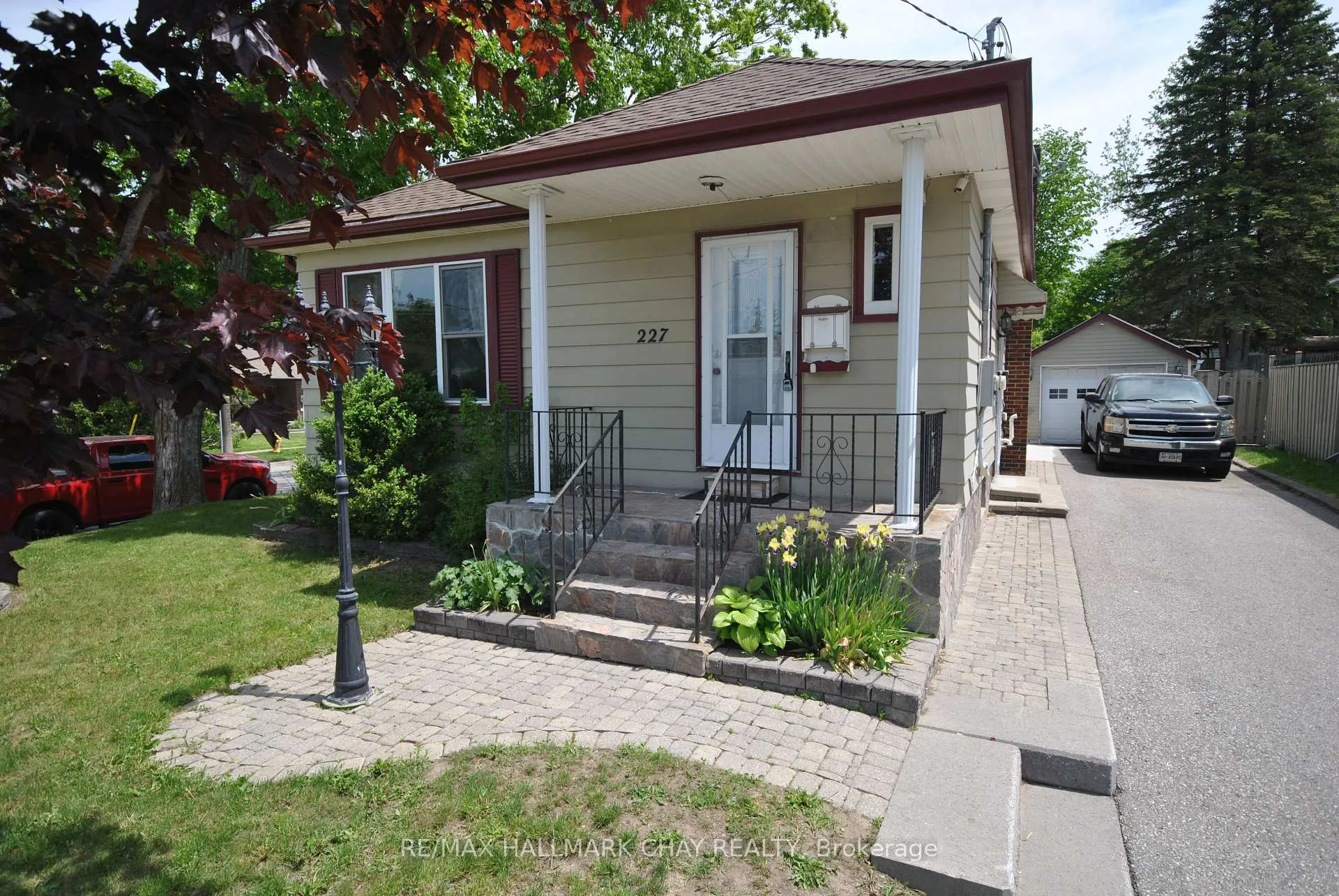 Photo 2 of 227 Duckworth Street, Barrie, Codrington — HOMEH