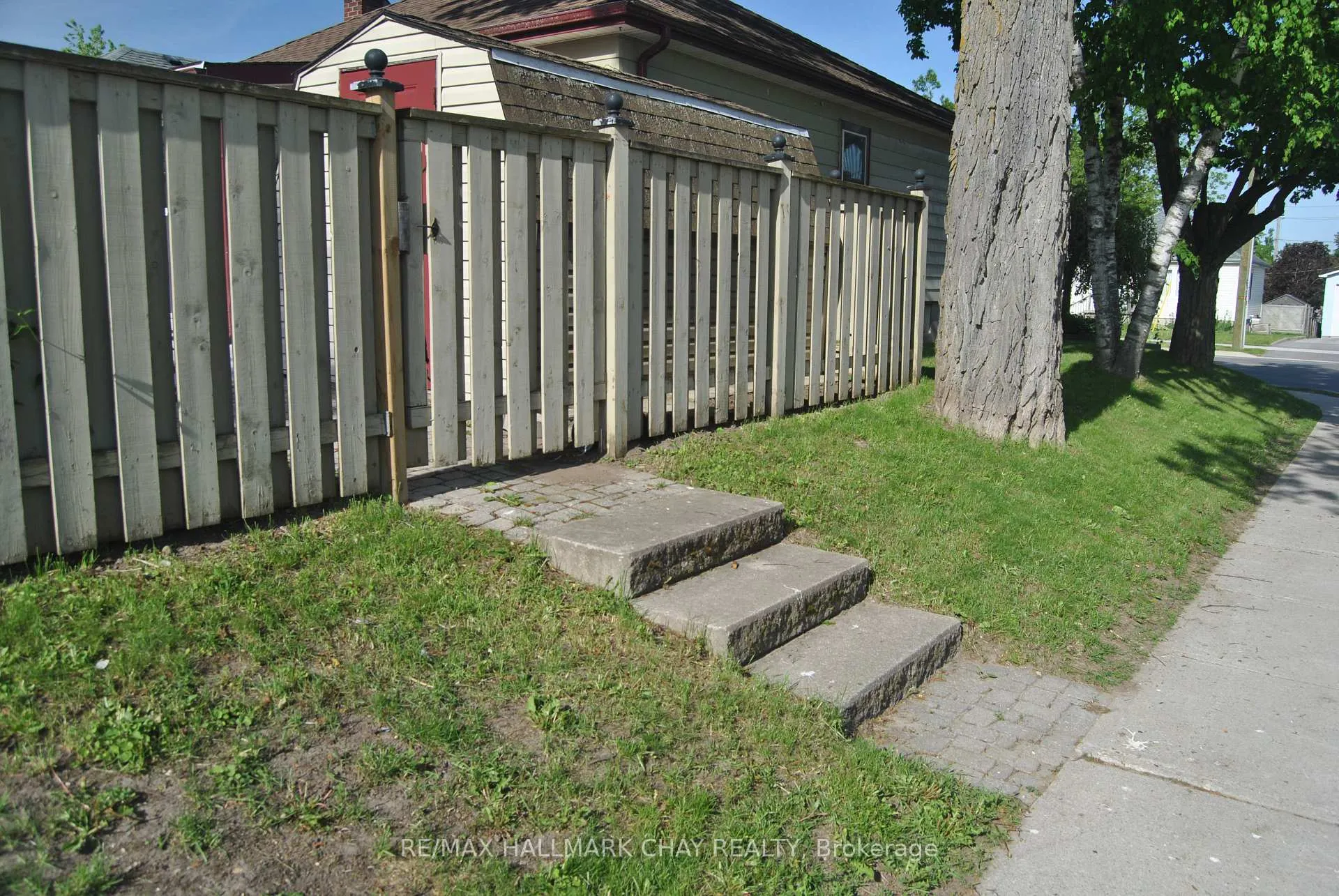 Photo 32 of 227 Duckworth Street, Barrie, Codrington — HOMEH