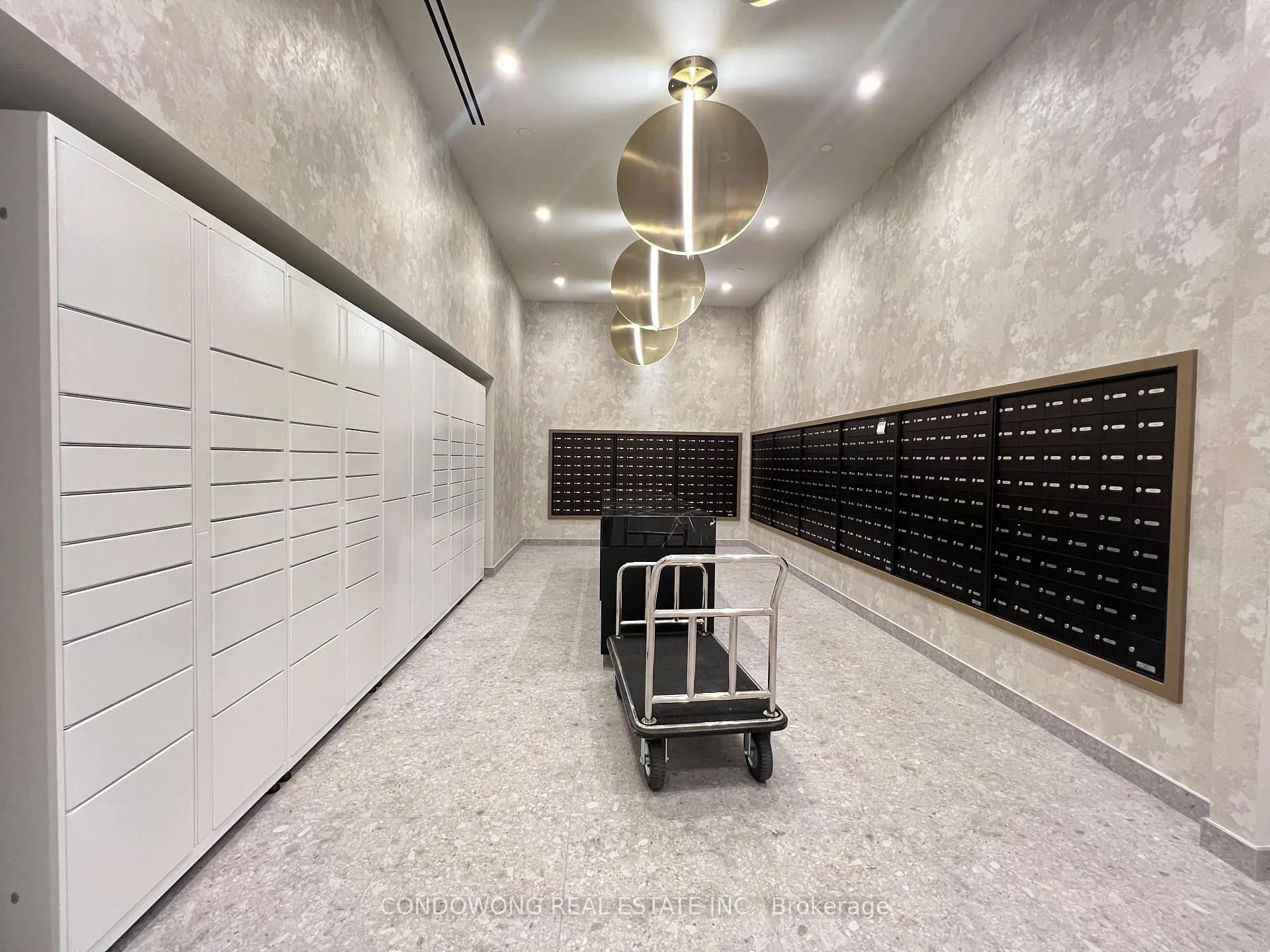 Photo 5 of Unit 2515, 180 Front Street E, Toronto, Moss Park — HOMEH
