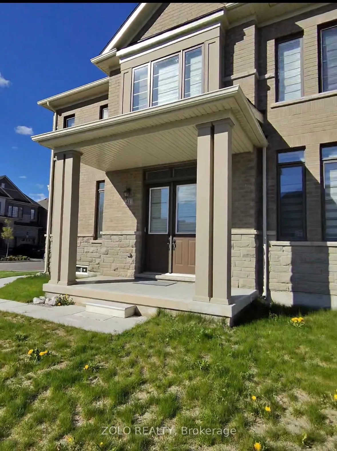 Photo 2 of 41 Peak Drive, Brampton, Credit Valley — HOMEH