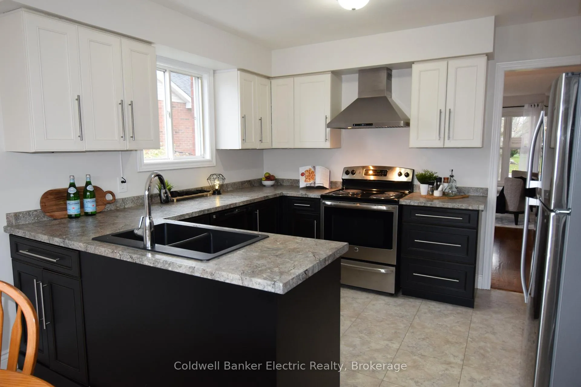 Photo 11 of 1830 Stratton Avenue, Peterborough, Otonabee Ward 1 — HOMEH