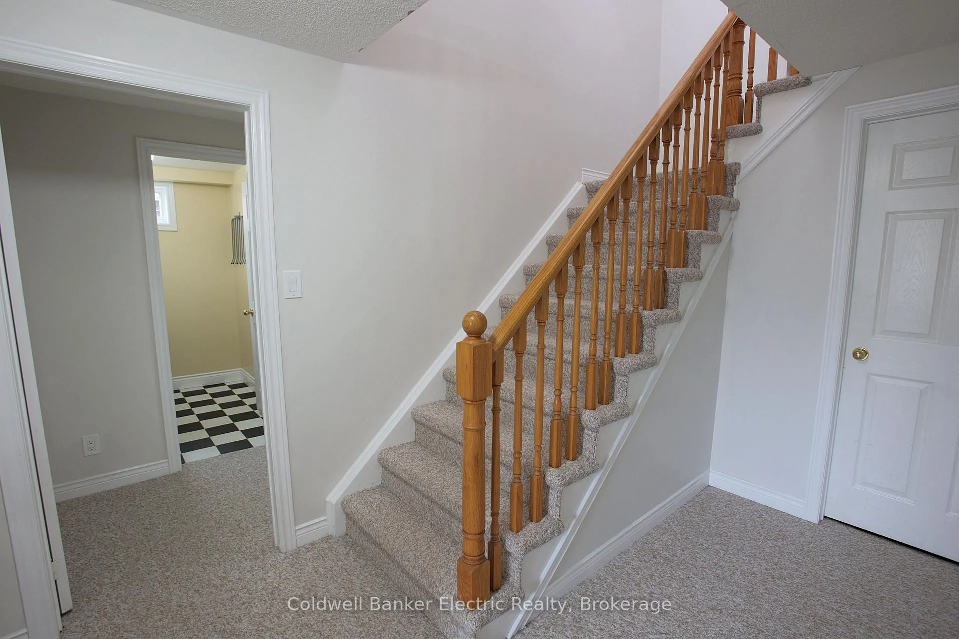 Photo 22 of 1830 Stratton Avenue, Peterborough, Otonabee Ward 1 — HOMEH
