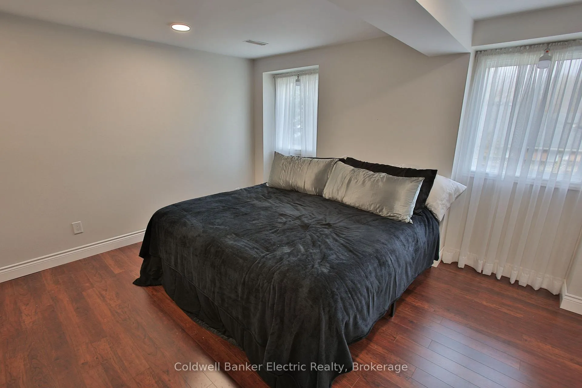 Photo 26 of 1830 Stratton Avenue, Peterborough, Otonabee Ward 1 — HOMEH