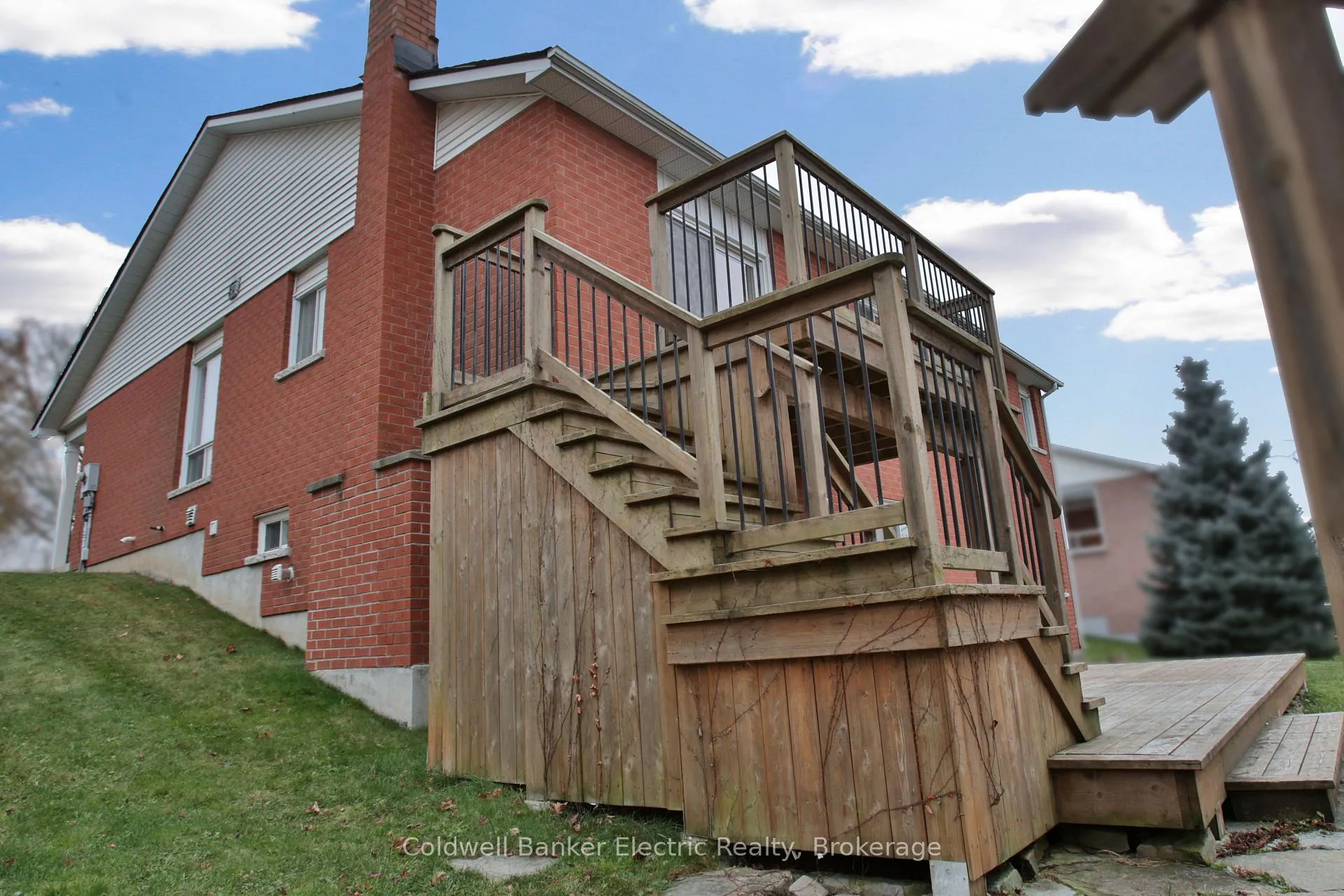 Photo 35 of 1830 Stratton Avenue, Peterborough, Otonabee Ward 1 — HOMEH