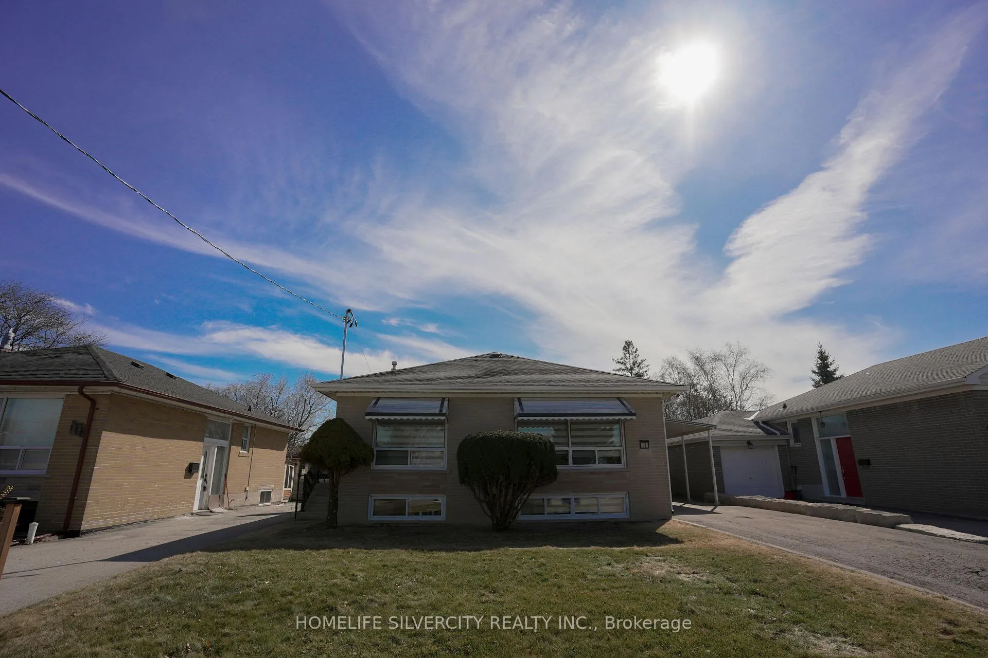 Photo 3 of 21 Billcar Road, Etobicoke, West Humber-Clairville — HOMEH