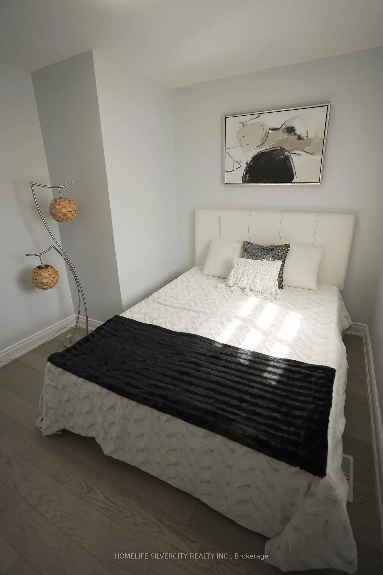 Photo 16 of 21 Billcar Road, Etobicoke, West Humber-Clairville — HOMEH