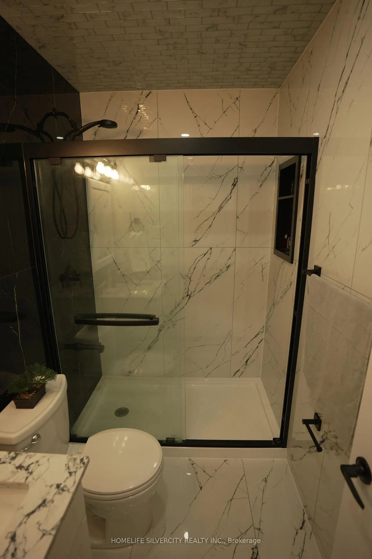 Photo 25 of 21 Billcar Road, Etobicoke, West Humber-Clairville — HOMEH