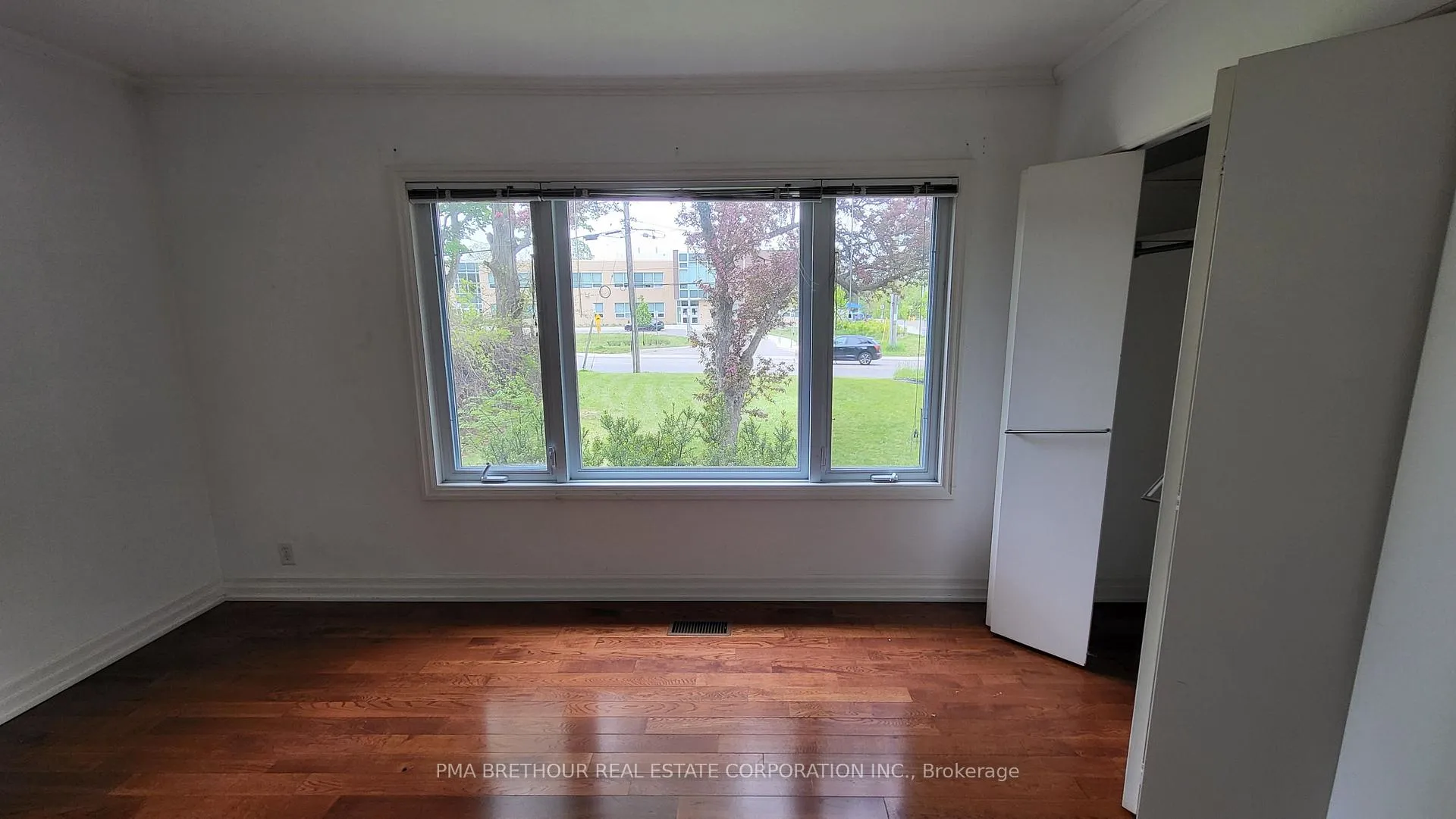 Photo 5 of 161 Henderson Avenue, Markham, Thornhill — HOMEH