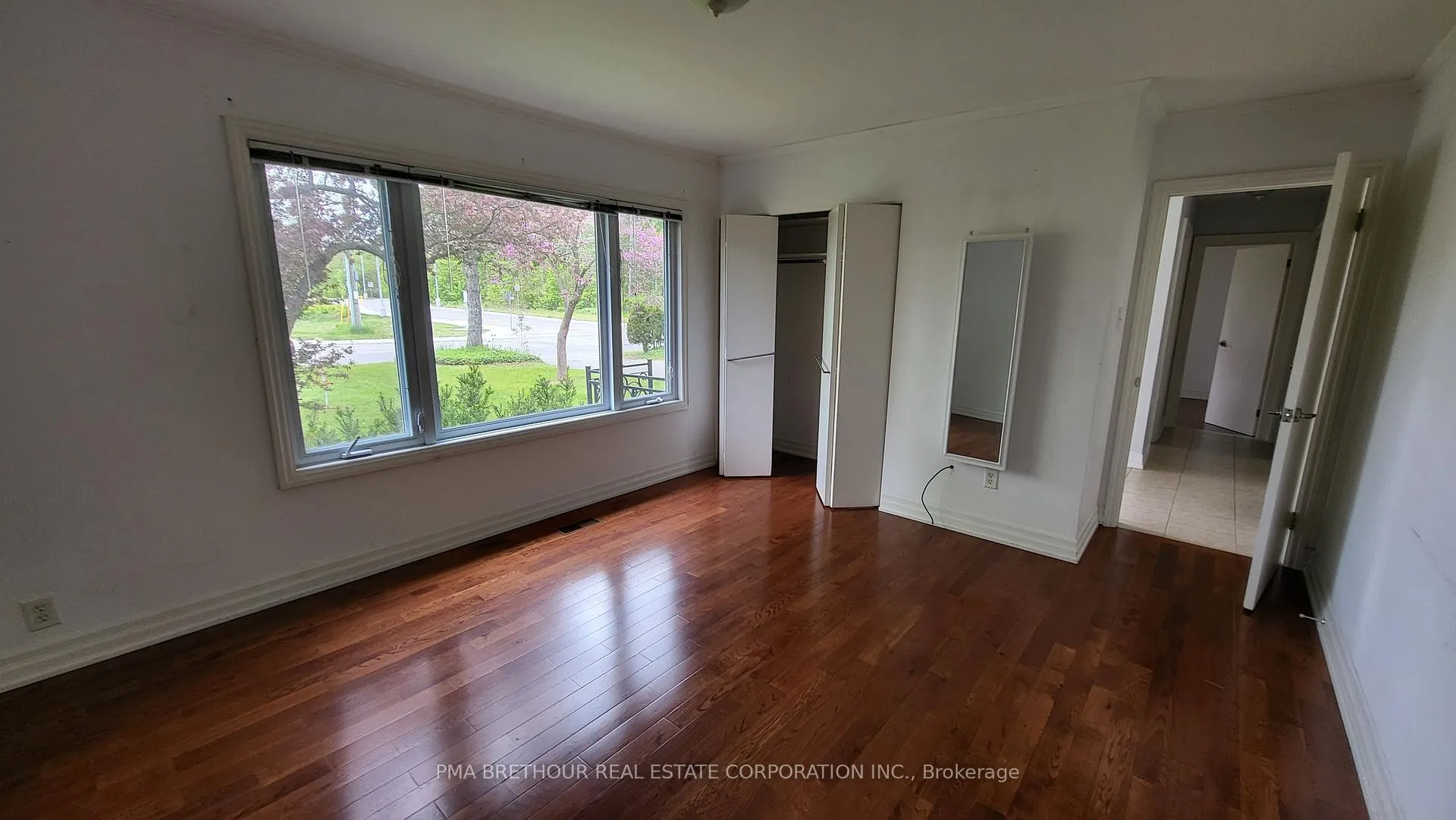 Photo 7 of 161 Henderson Avenue, Markham, Thornhill — HOMEH
