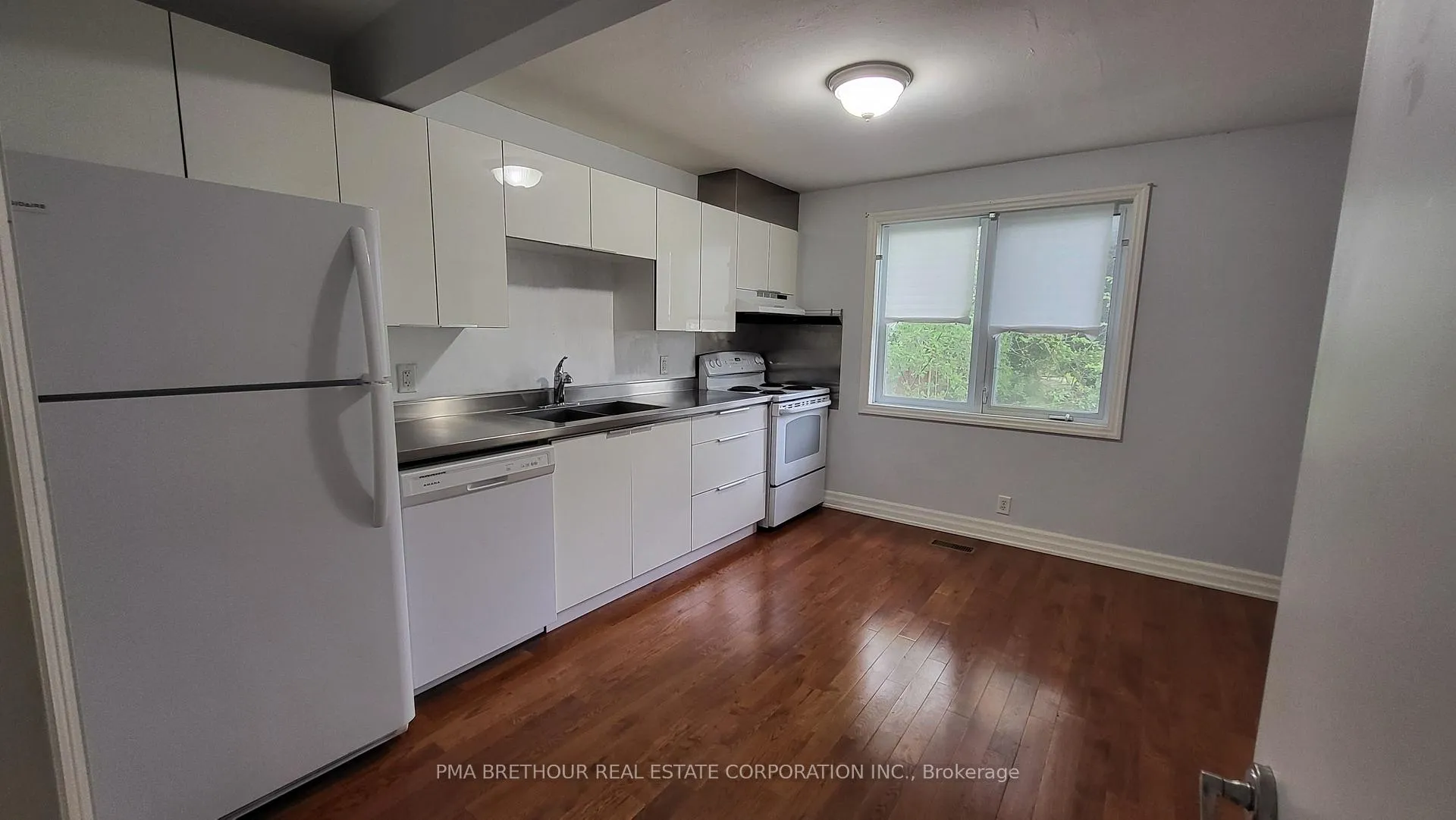 Photo 9 of 161 Henderson Avenue, Markham, Thornhill — HOMEH