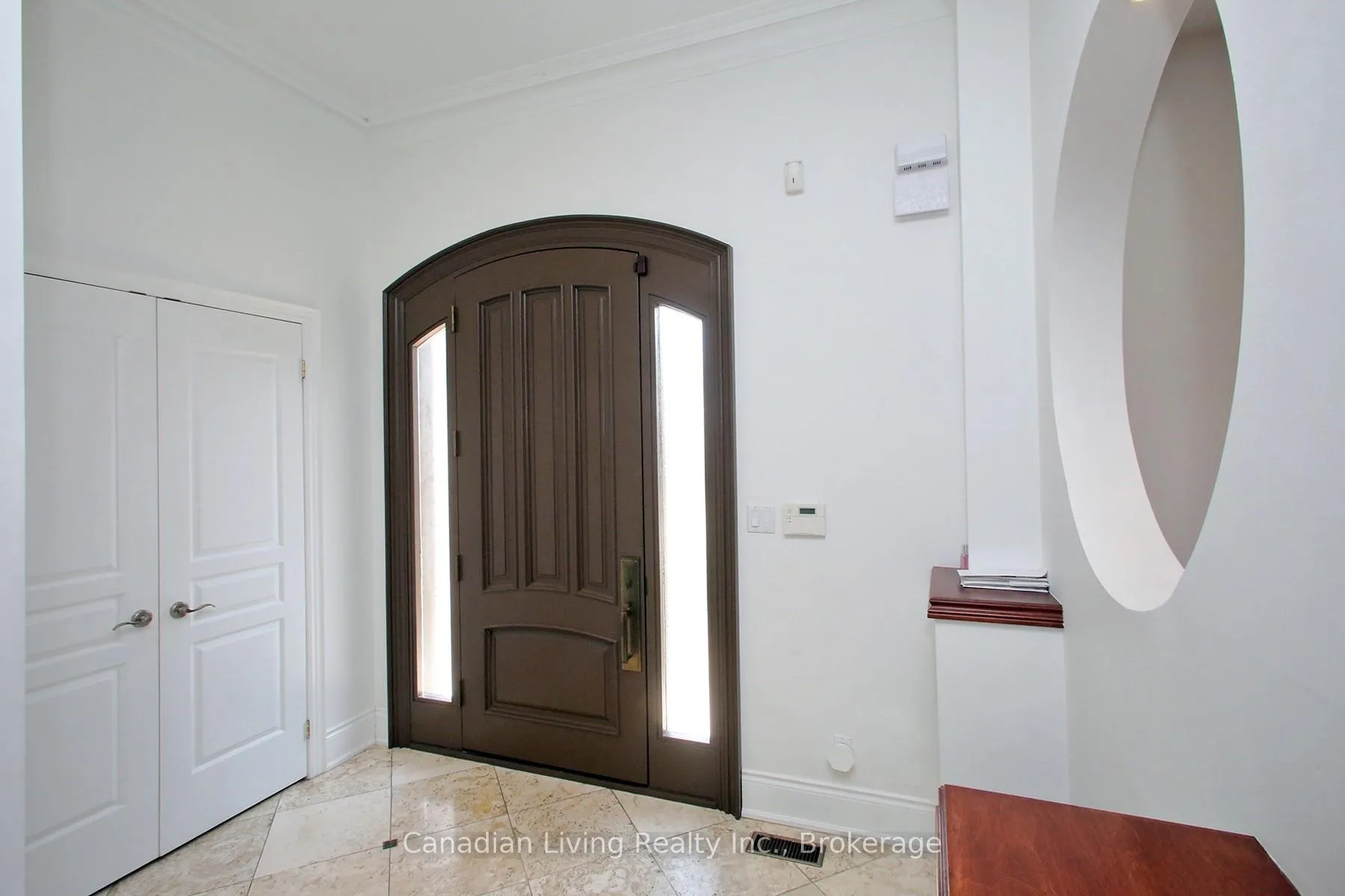 Photo 4 of 374 Glengarry Avenue, Toronto, Bedford Park-Nortown — HOMEH