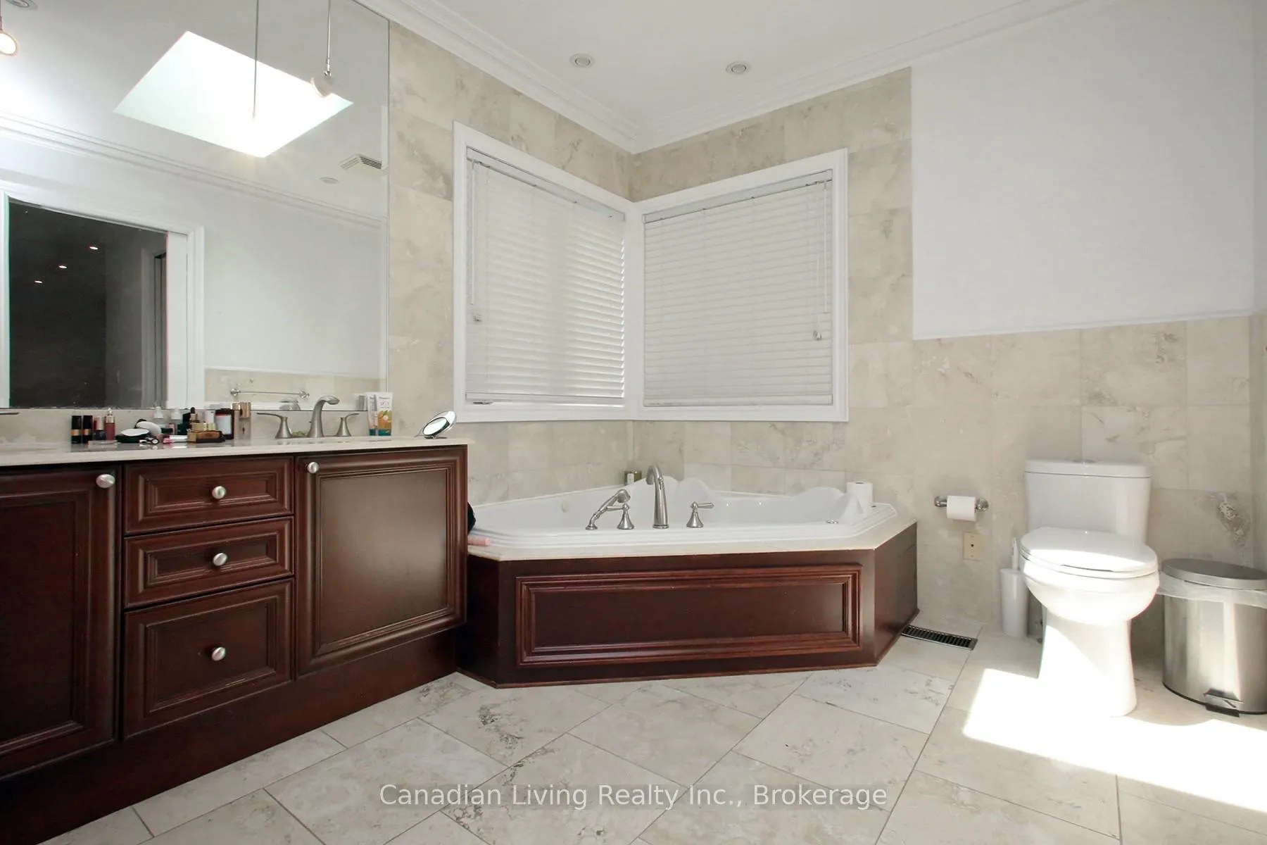 Photo 19 of 374 Glengarry Avenue, Toronto, Bedford Park-Nortown — HOMEH