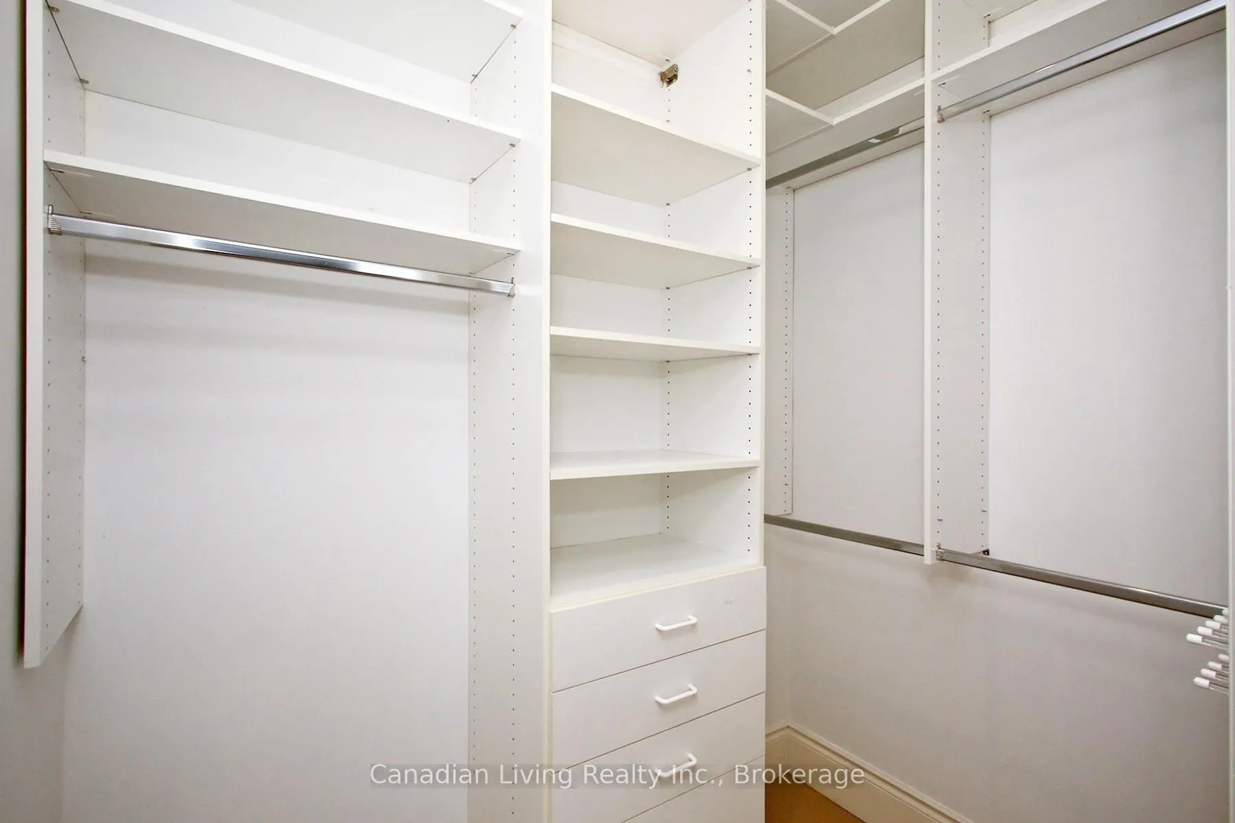 Photo 20 of 374 Glengarry Avenue, Toronto, Bedford Park-Nortown — HOMEH