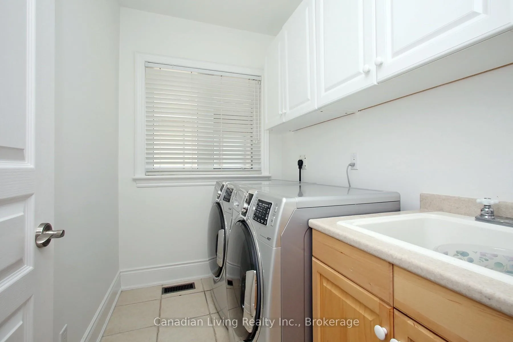 Photo 29 of 374 Glengarry Avenue, Toronto, Bedford Park-Nortown — HOMEH