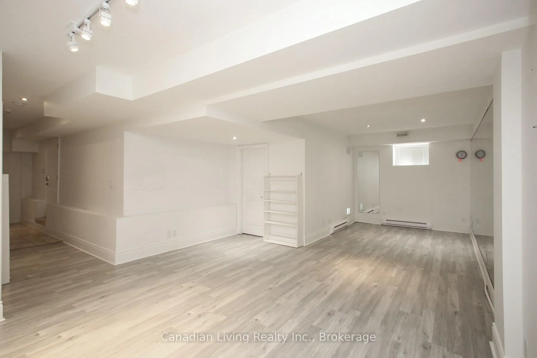 Photo 30 of 374 Glengarry Avenue, Toronto, Bedford Park-Nortown — HOMEH