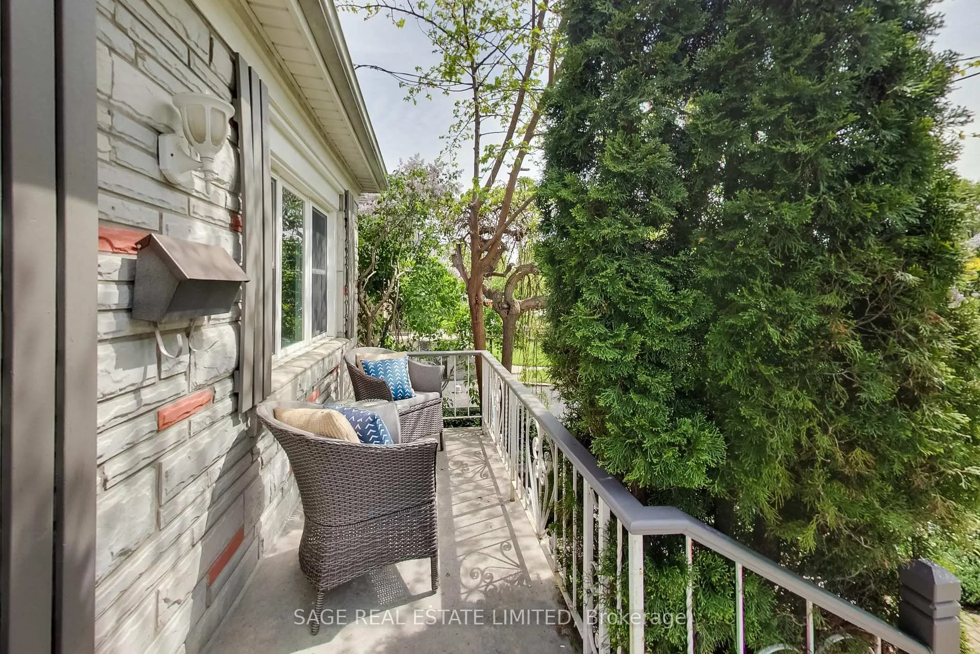 Photo 7 of 35 Blakley Avenue, Toronto, Rockcliffe-Smythe — HOMEH