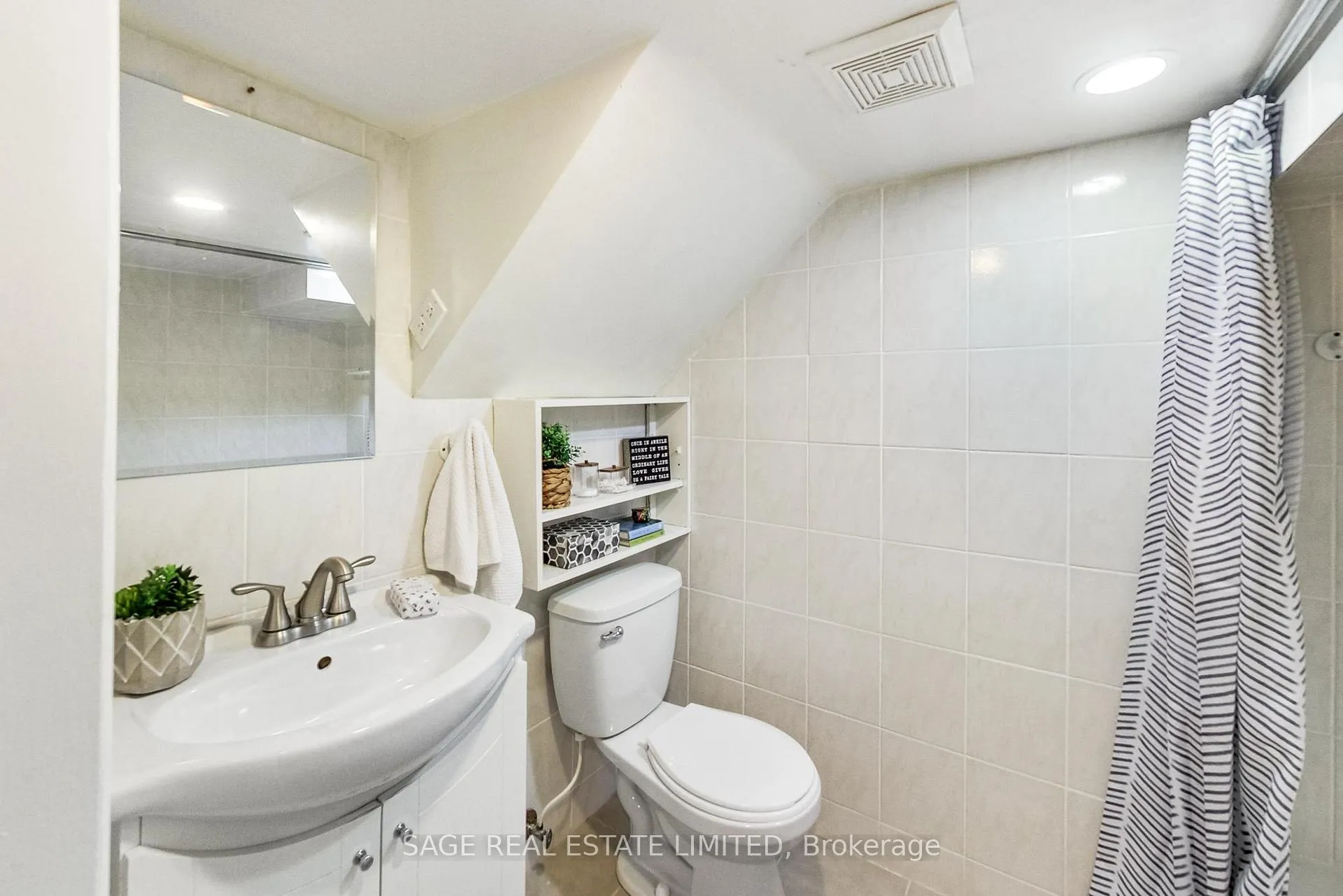 Photo 24 of 35 Blakley Avenue, Toronto, Rockcliffe-Smythe — HOMEH