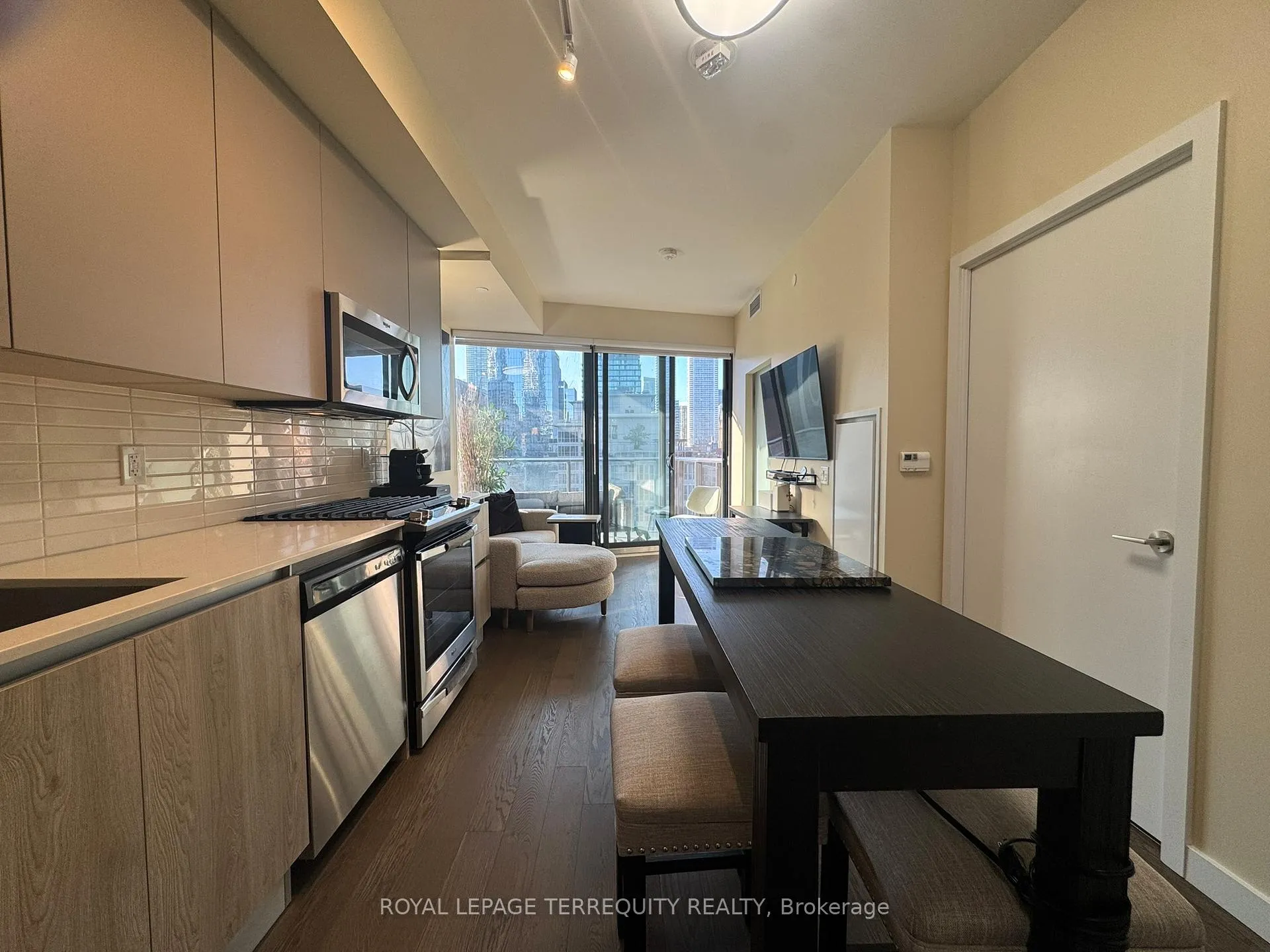 Photo 3 of Unit 1009, 2A Church Street, Toronto, Waterfront Communities — HOMEH