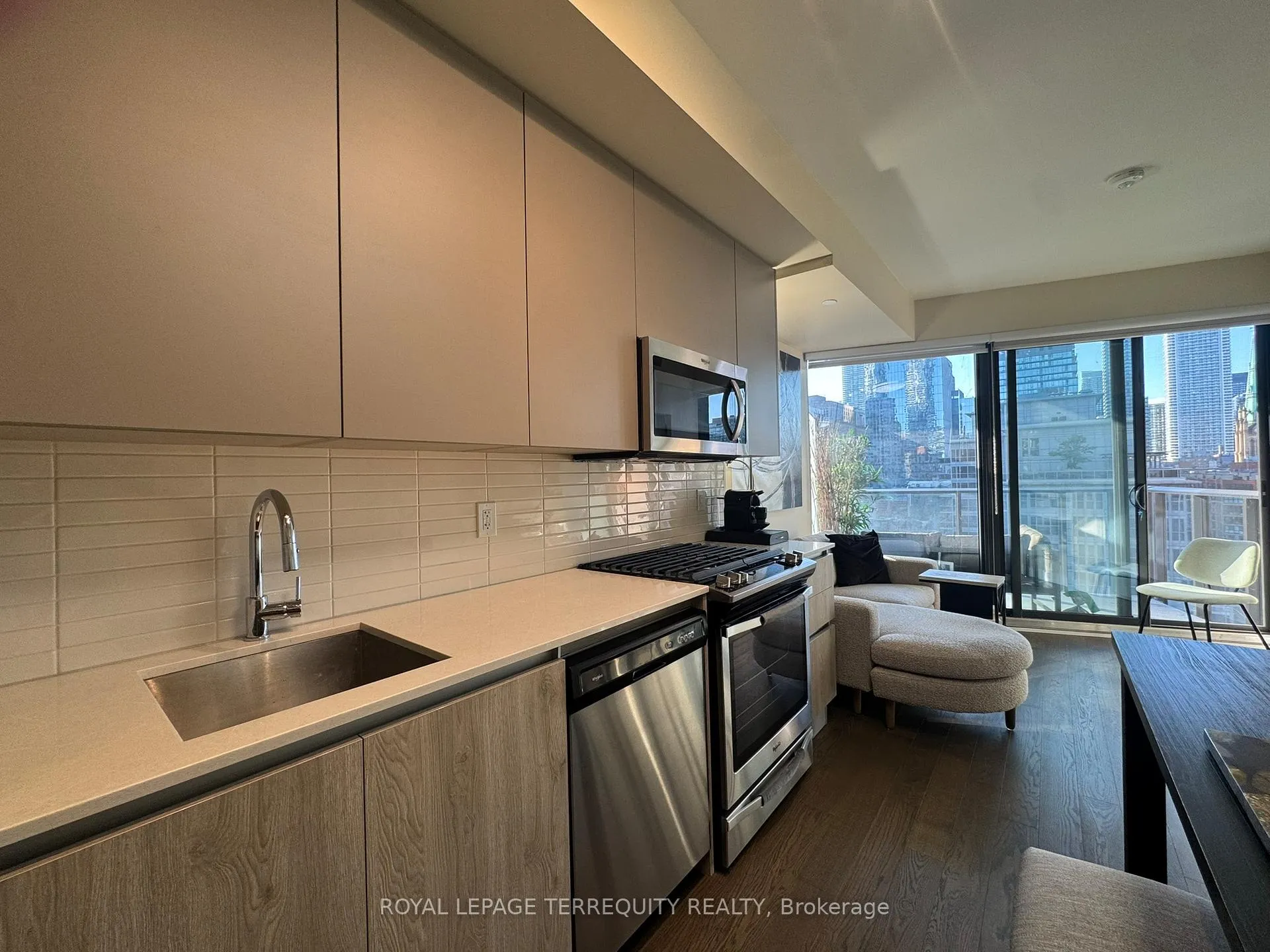 Photo 4 of Unit 1009, 2A Church Street, Toronto, Waterfront Communities — HOMEH