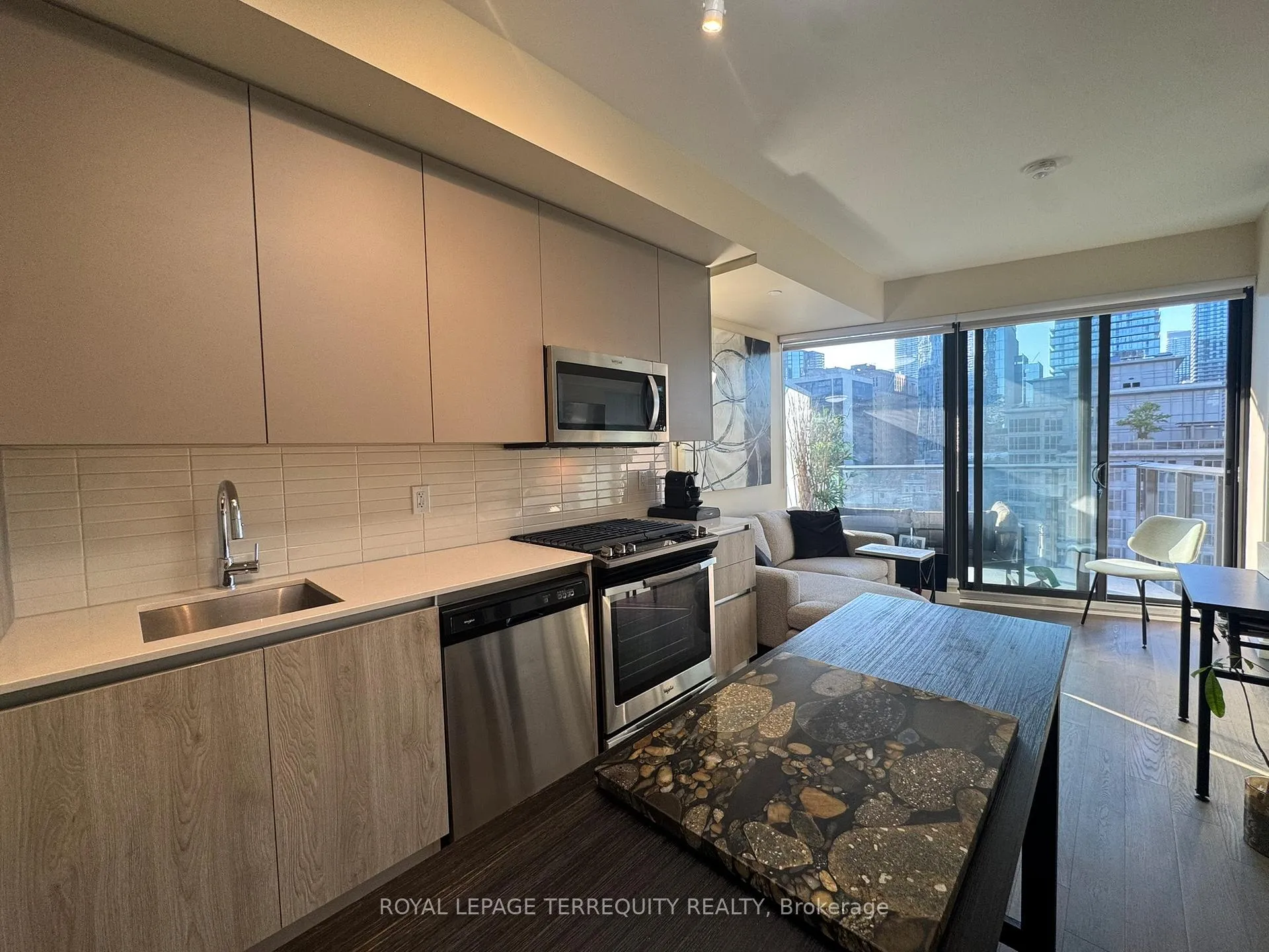 Photo 6 of Unit 1009, 2A Church Street, Toronto, Waterfront Communities — HOMEH