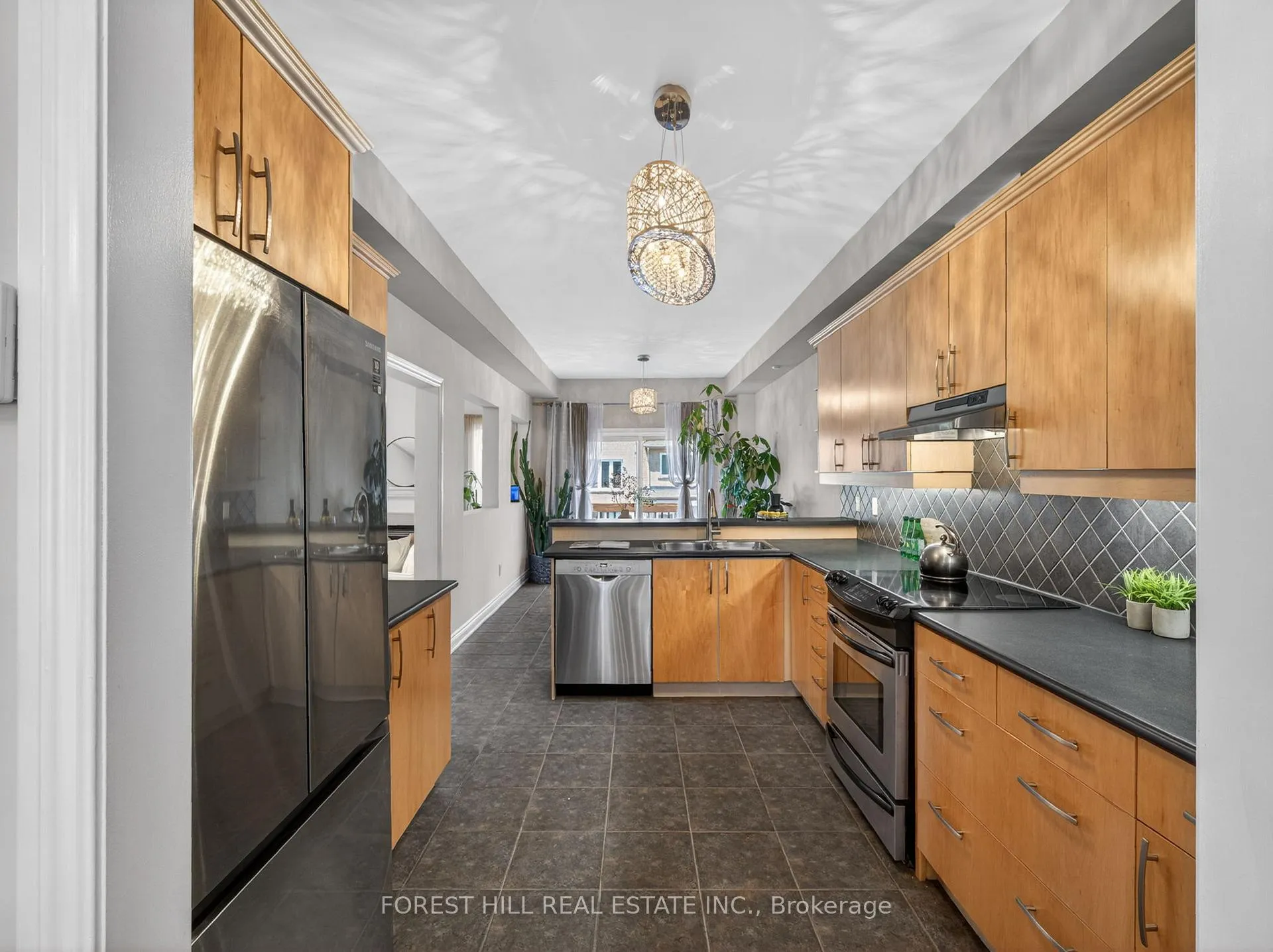 Photo 4 of 24 Mintwood Road, Vaughan, Patterson — HOMEH