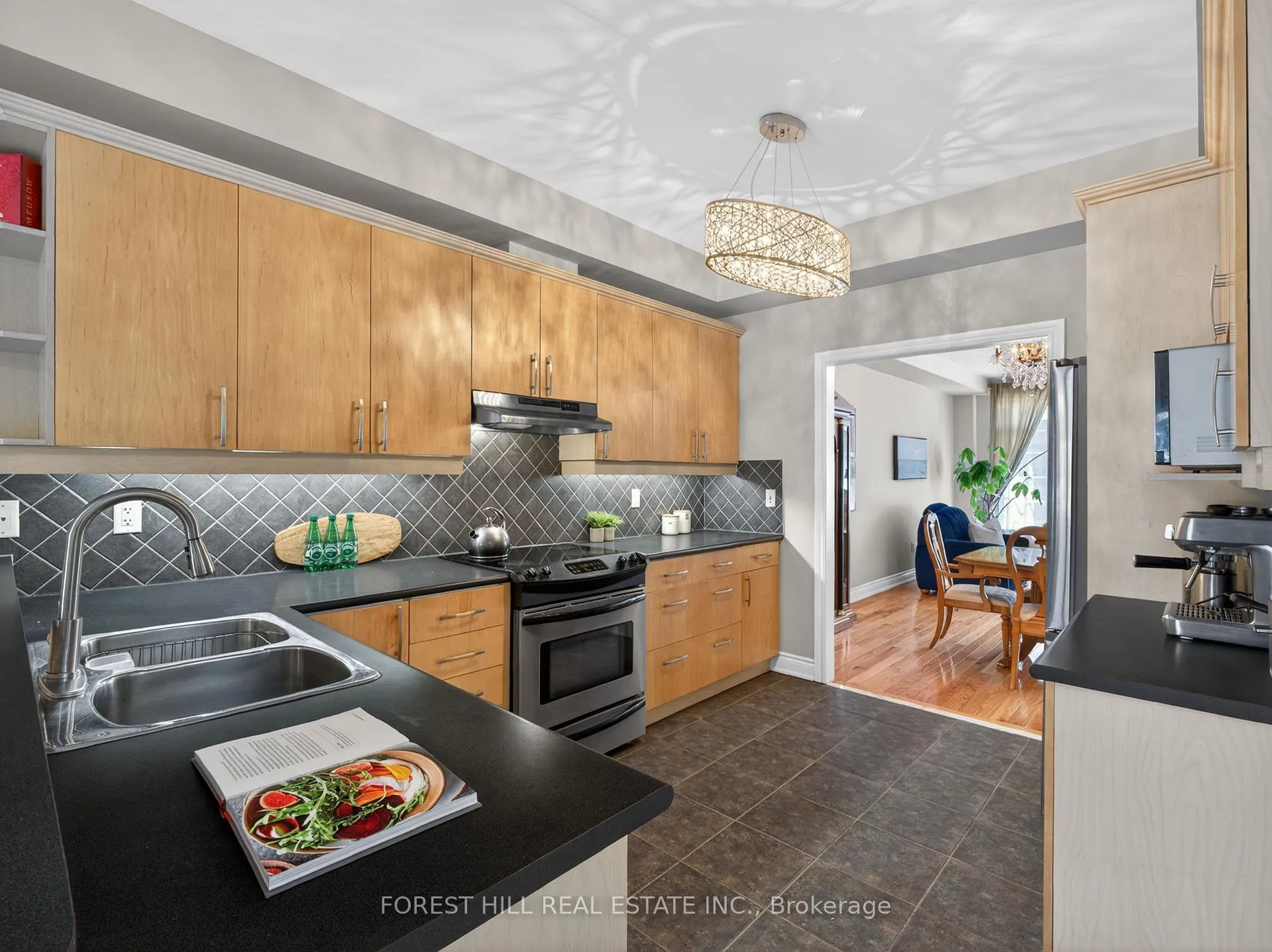 Photo 6 of 24 Mintwood Road, Vaughan, Patterson — HOMEH